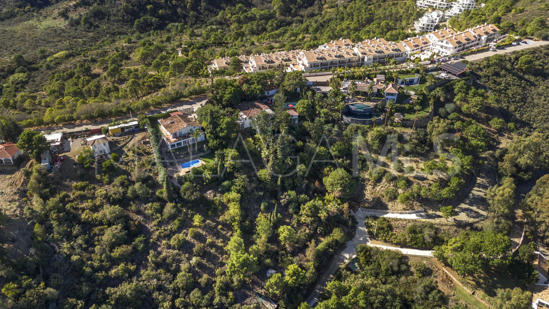 Villa for sale in Benahavis