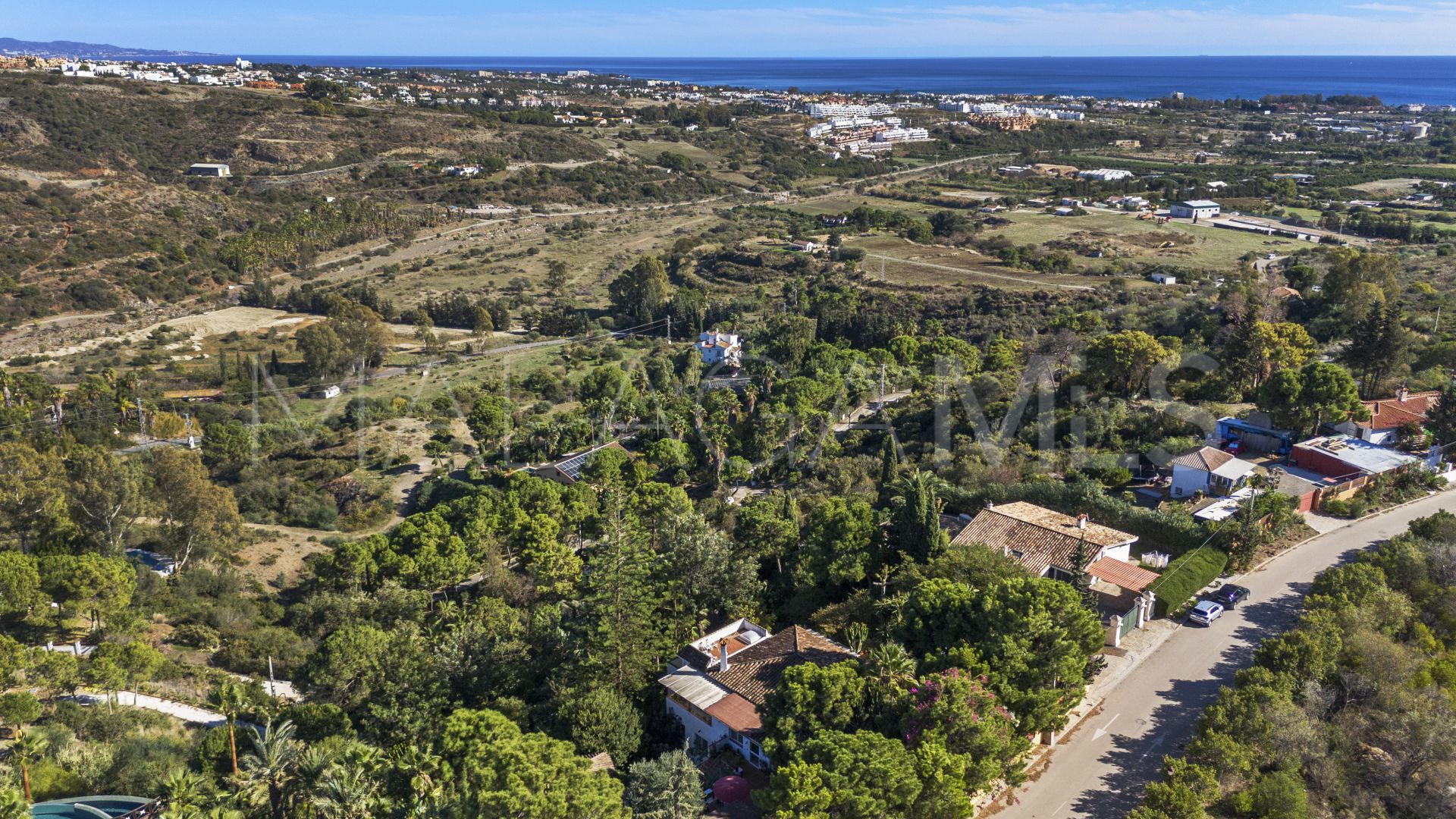 Villa for sale in Benahavis