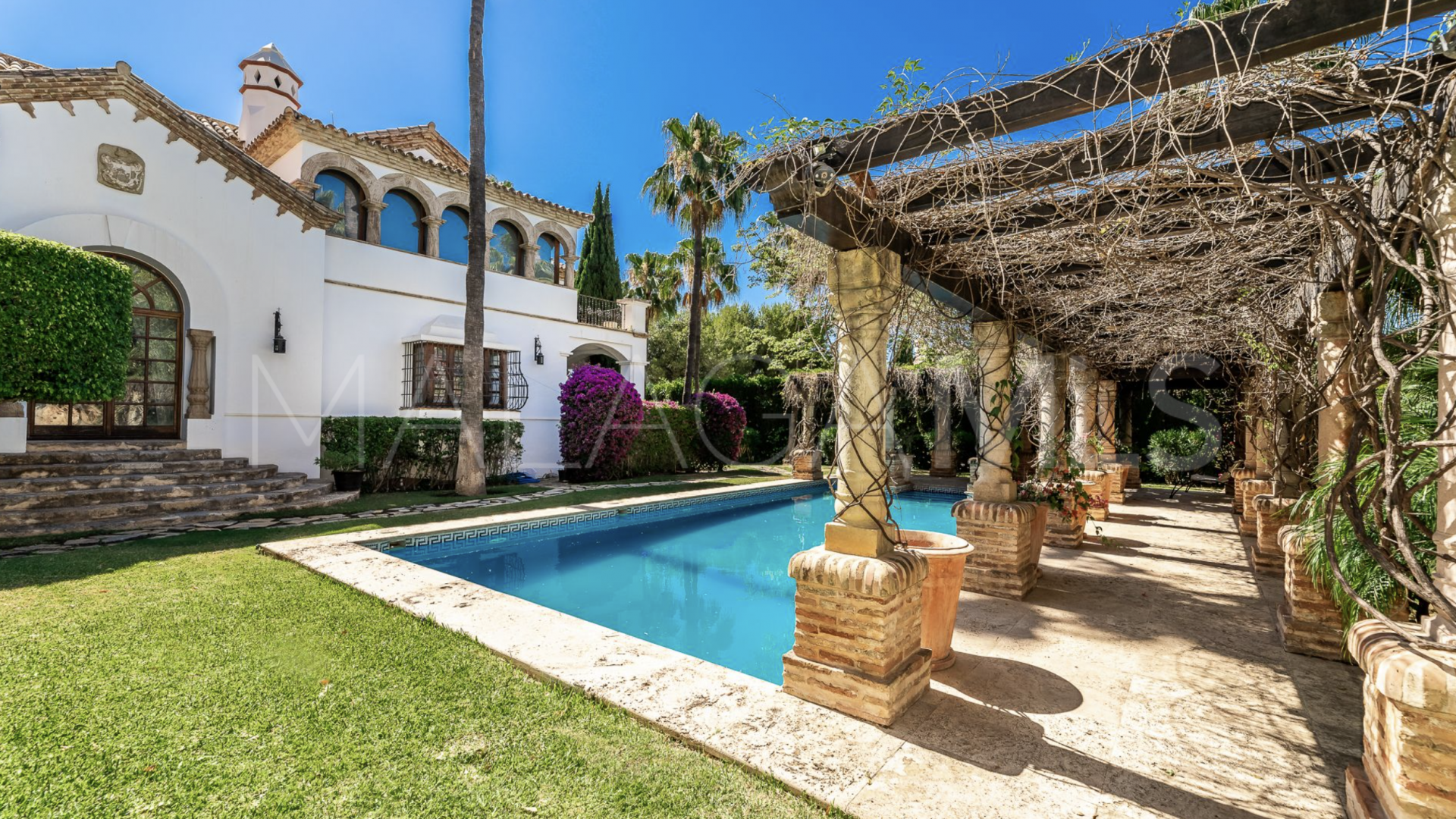 Villa for sale in Sierra Blanca