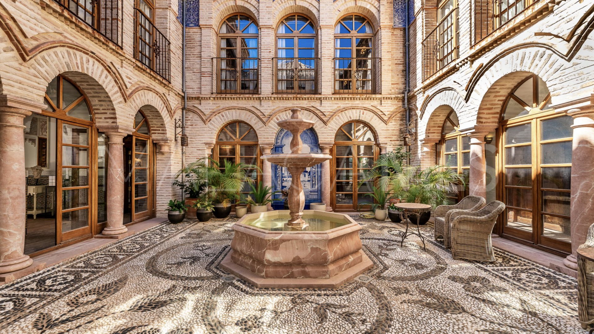 Villa for sale in Sierra Blanca