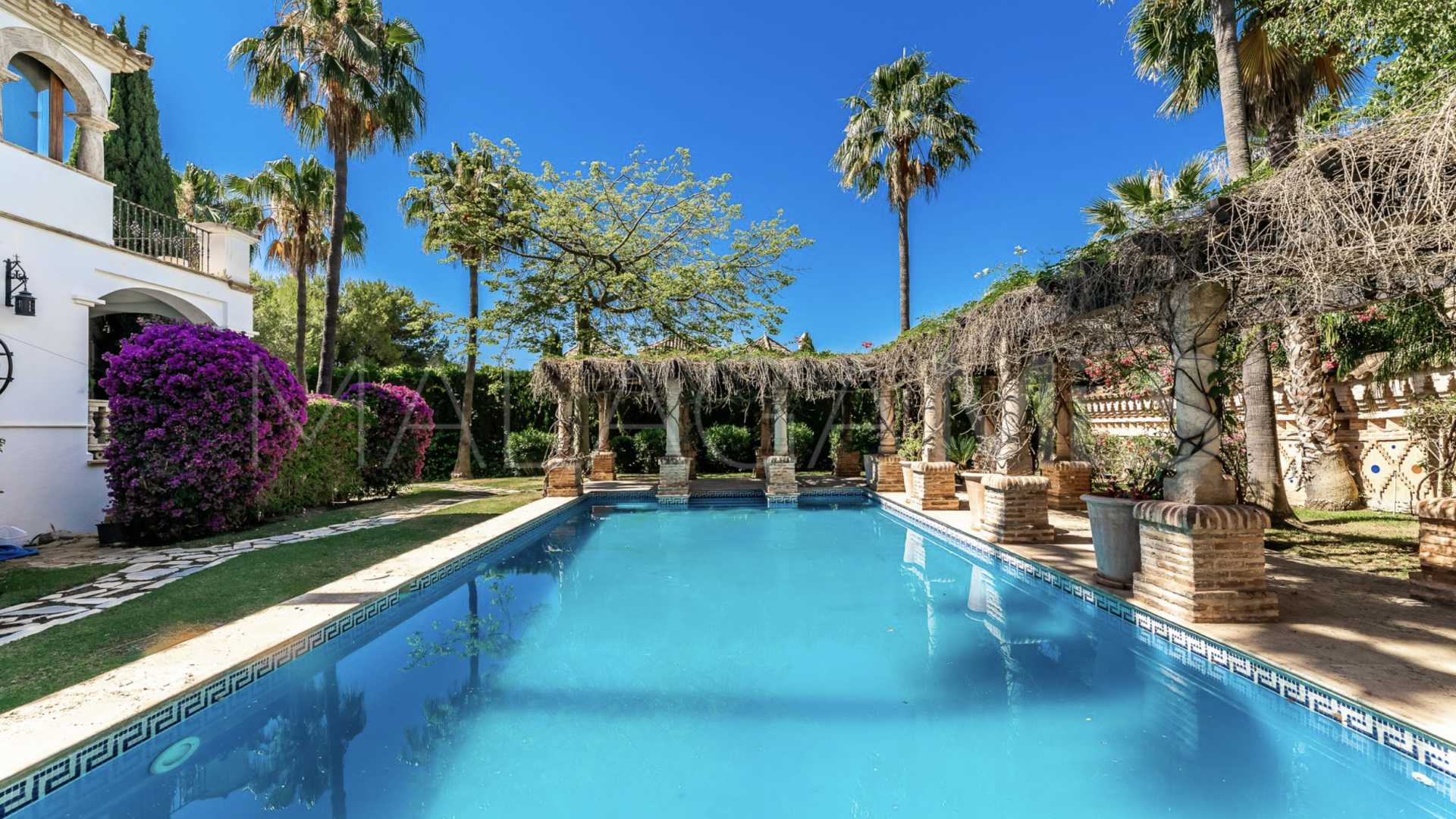 Villa for sale in Sierra Blanca