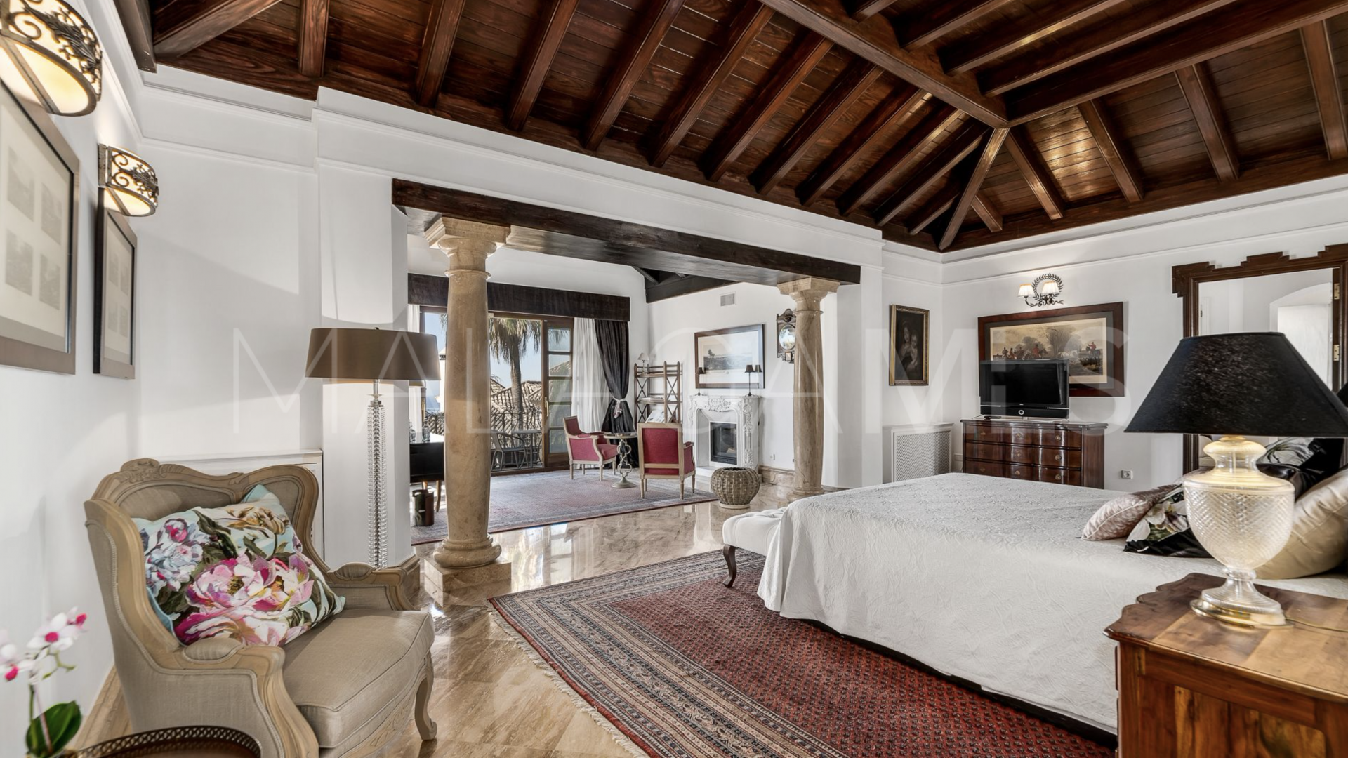 Villa for sale in Sierra Blanca