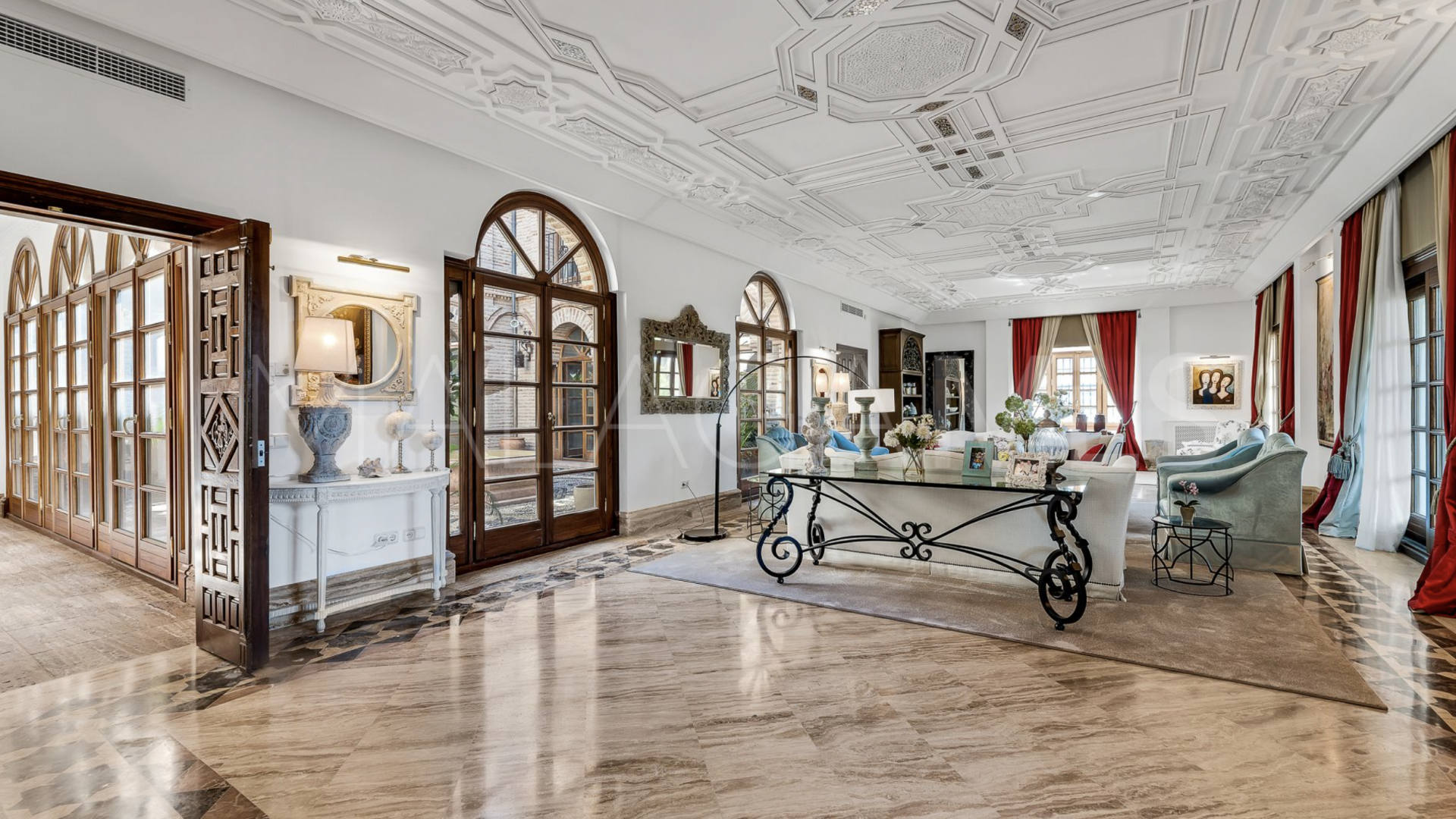 Villa for sale in Sierra Blanca