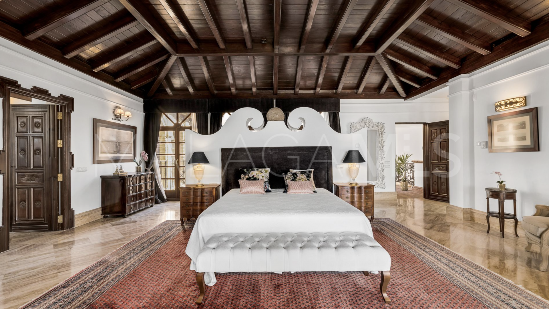 Villa for sale in Sierra Blanca