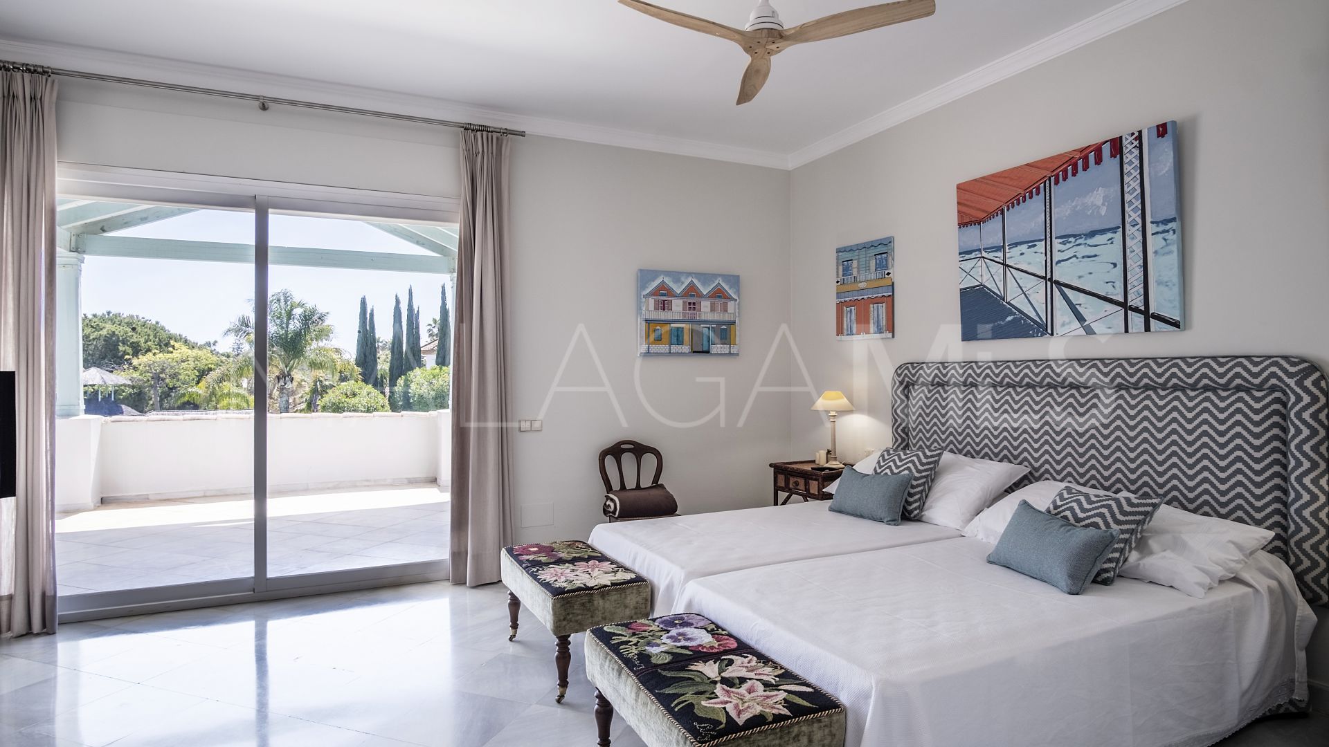 Villa for sale in Guadalmina Baja