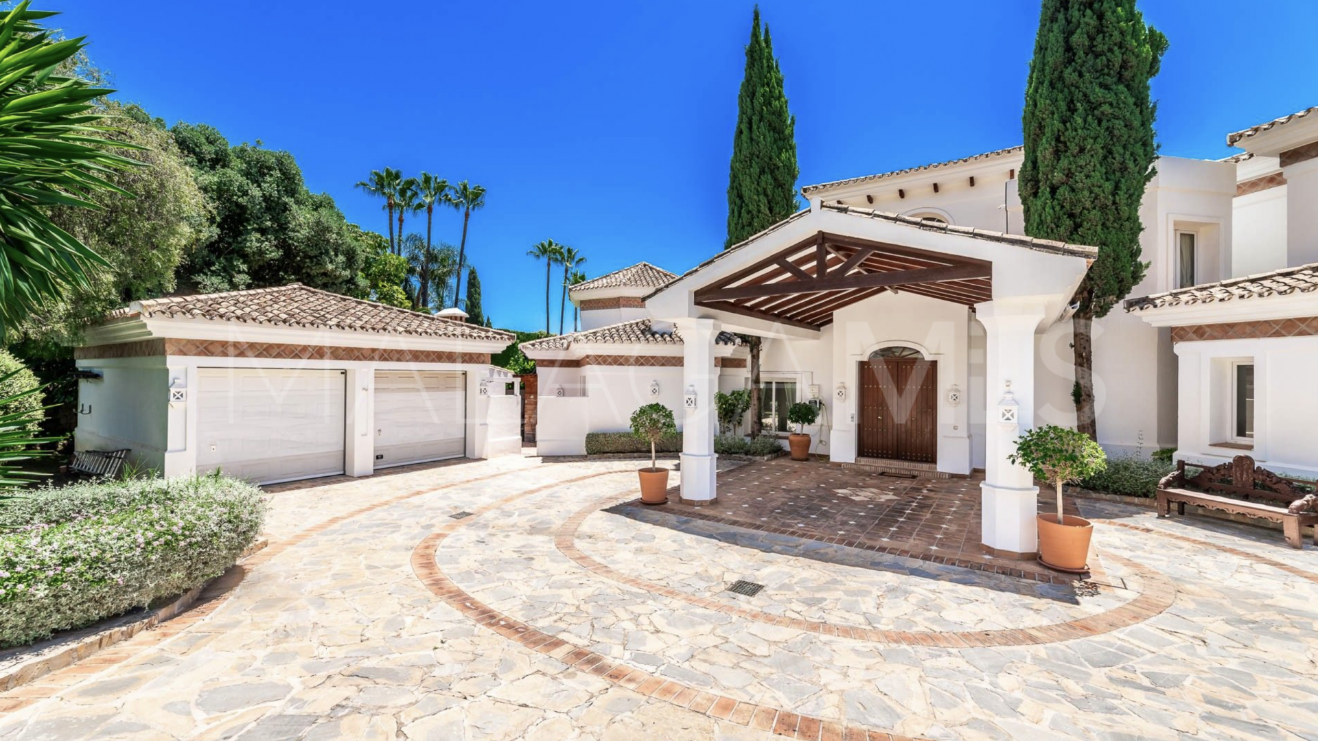 Villa for sale in Sierra Blanca