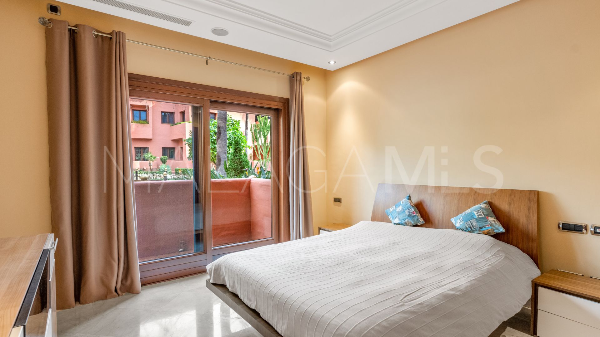 Buy apartamento planta baja de 3 bedrooms in Torre Bermeja