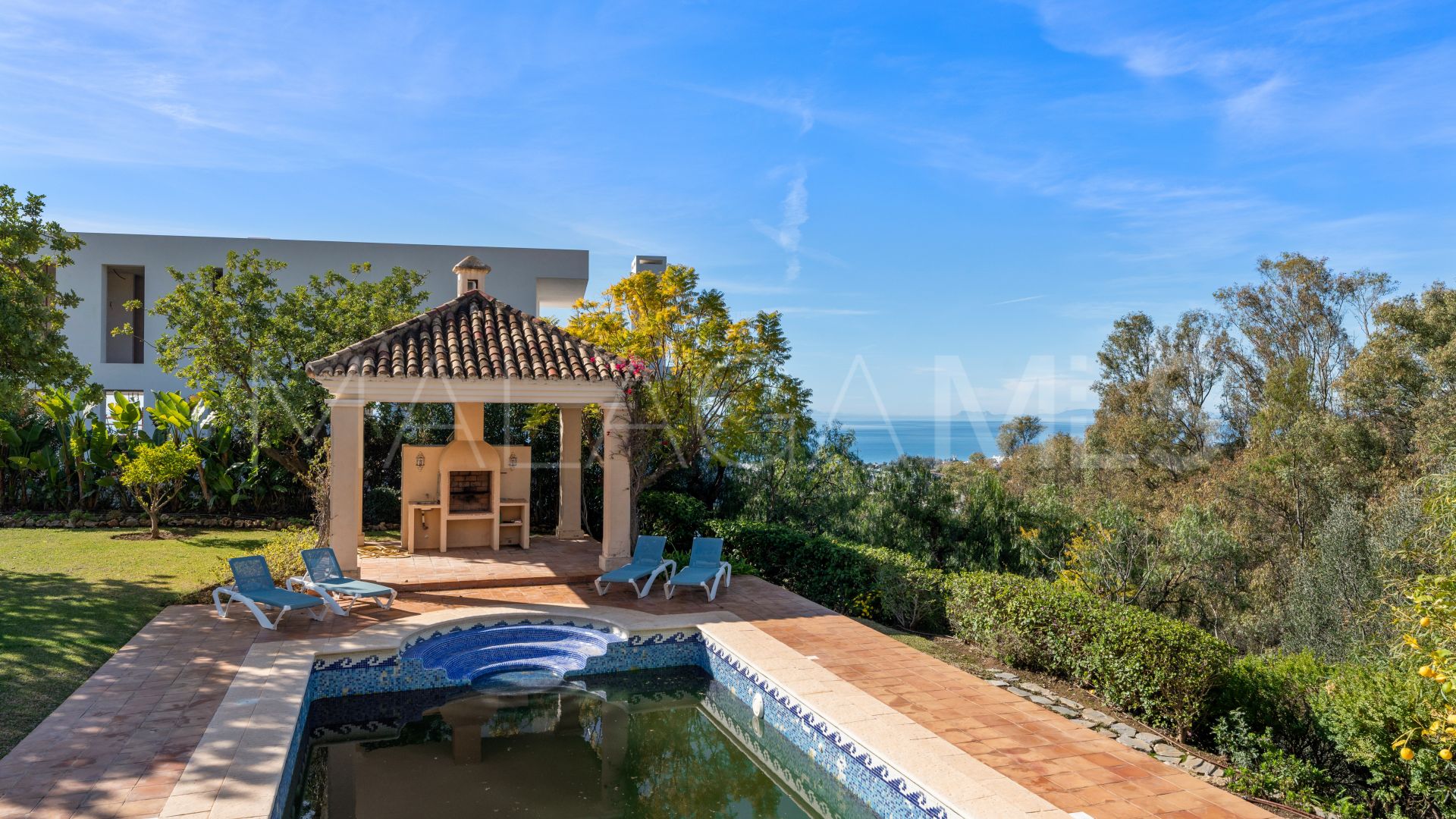 Villa for sale in Los Altos de los Monteros