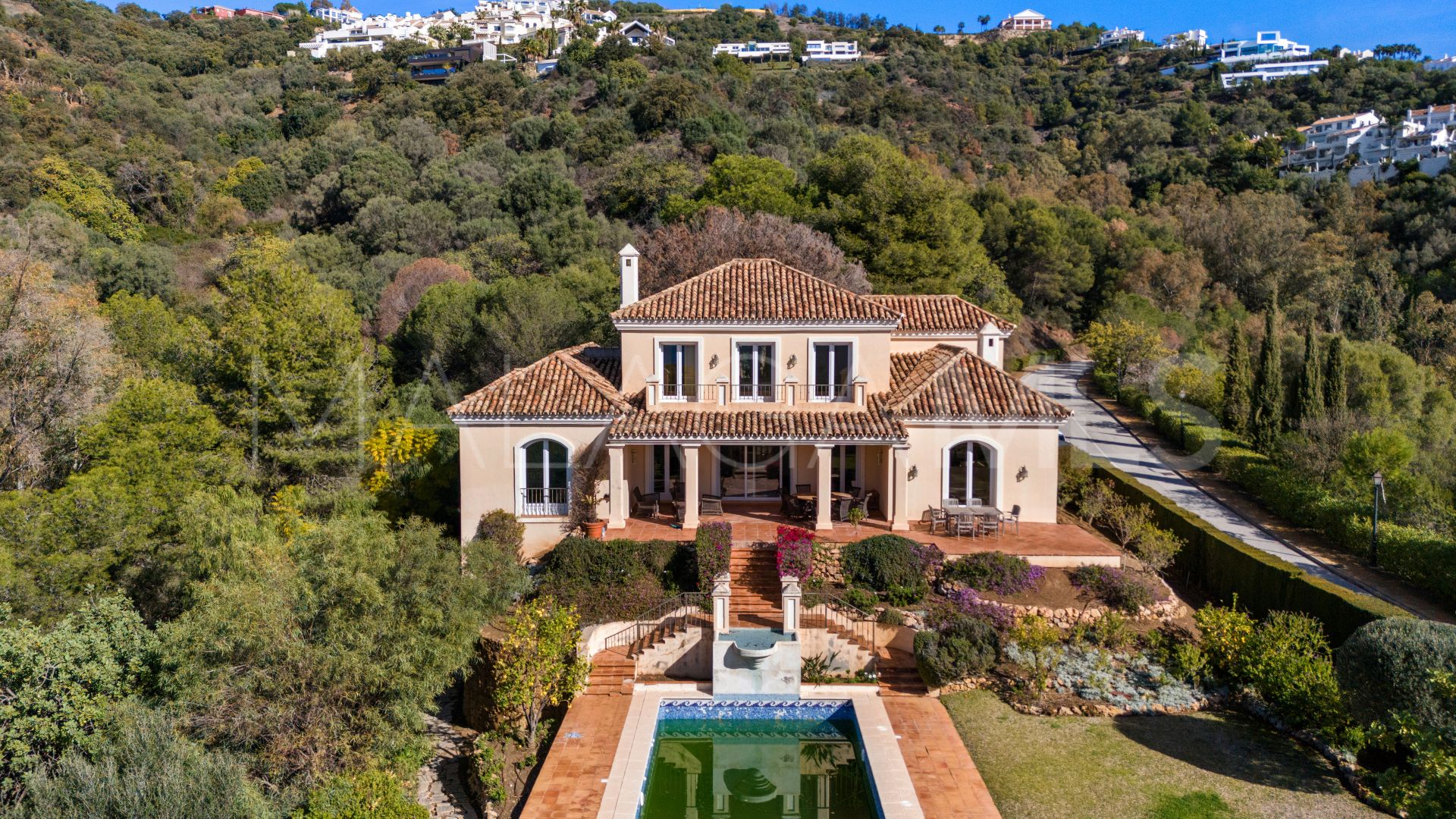 Villa for sale in Los Altos de los Monteros