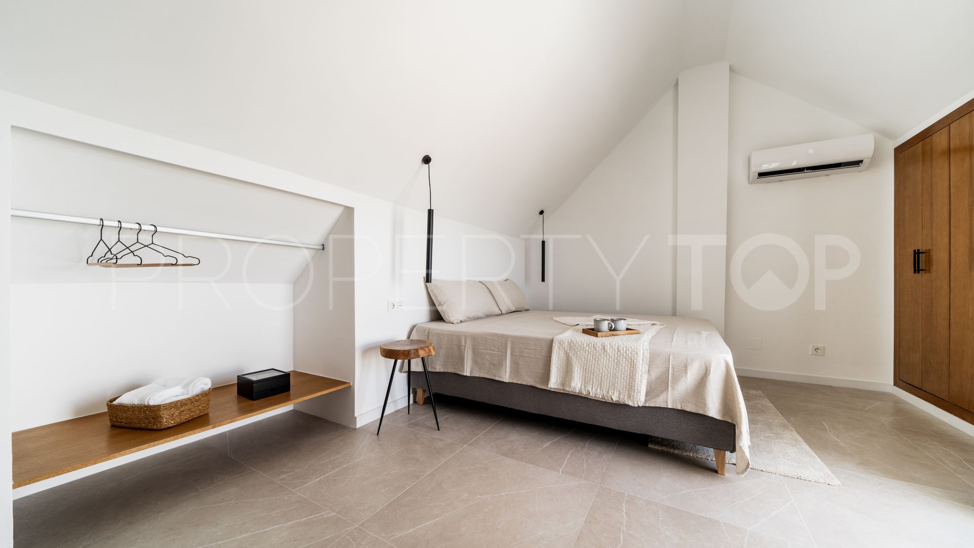 Atico en venta en Nueva Andalucia con 2 dormitorios