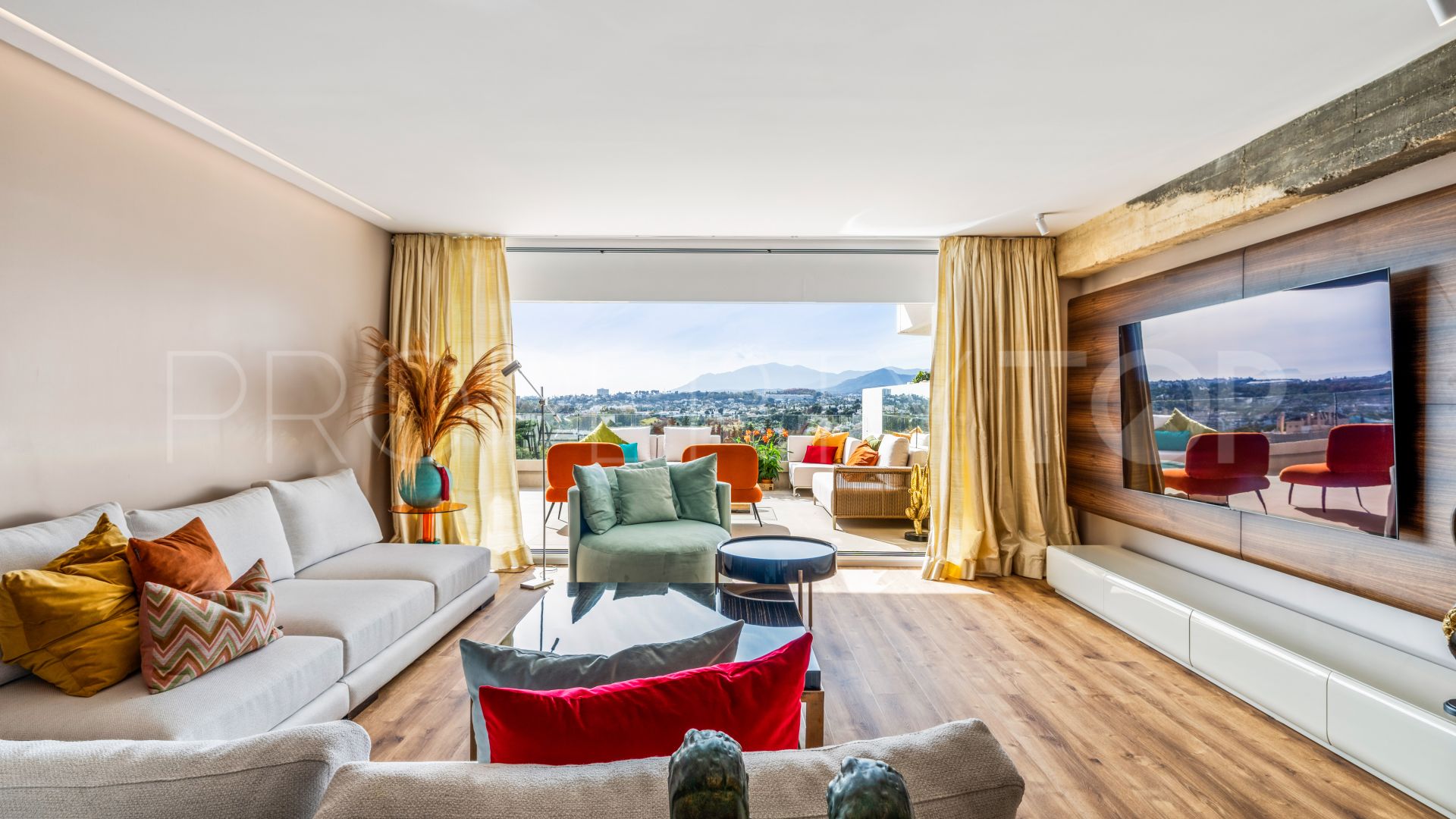 Apartamento en venta en Las Lomas del Marbella Club