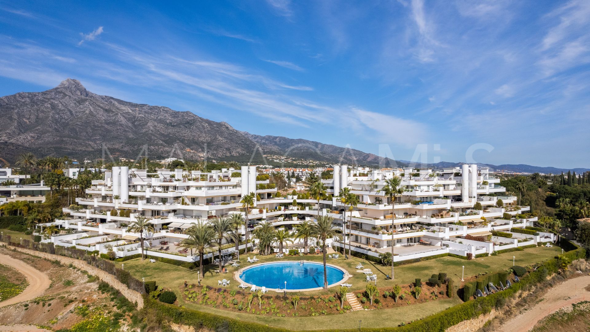 Buy apartamento in Las Lomas del Marbella Club with 3 bedrooms
