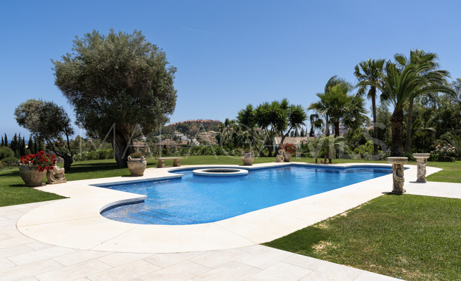 Villa for sale in Haza del Conde