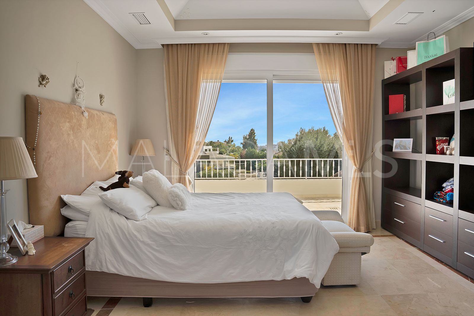 Villa for sale in Haza del Conde