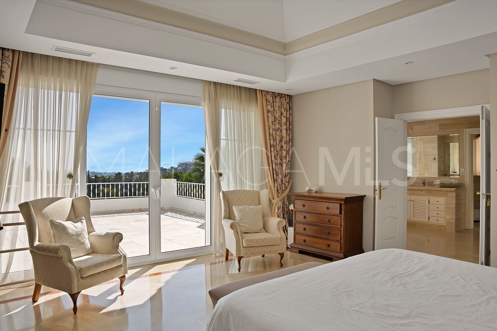 Villa for sale in Haza del Conde