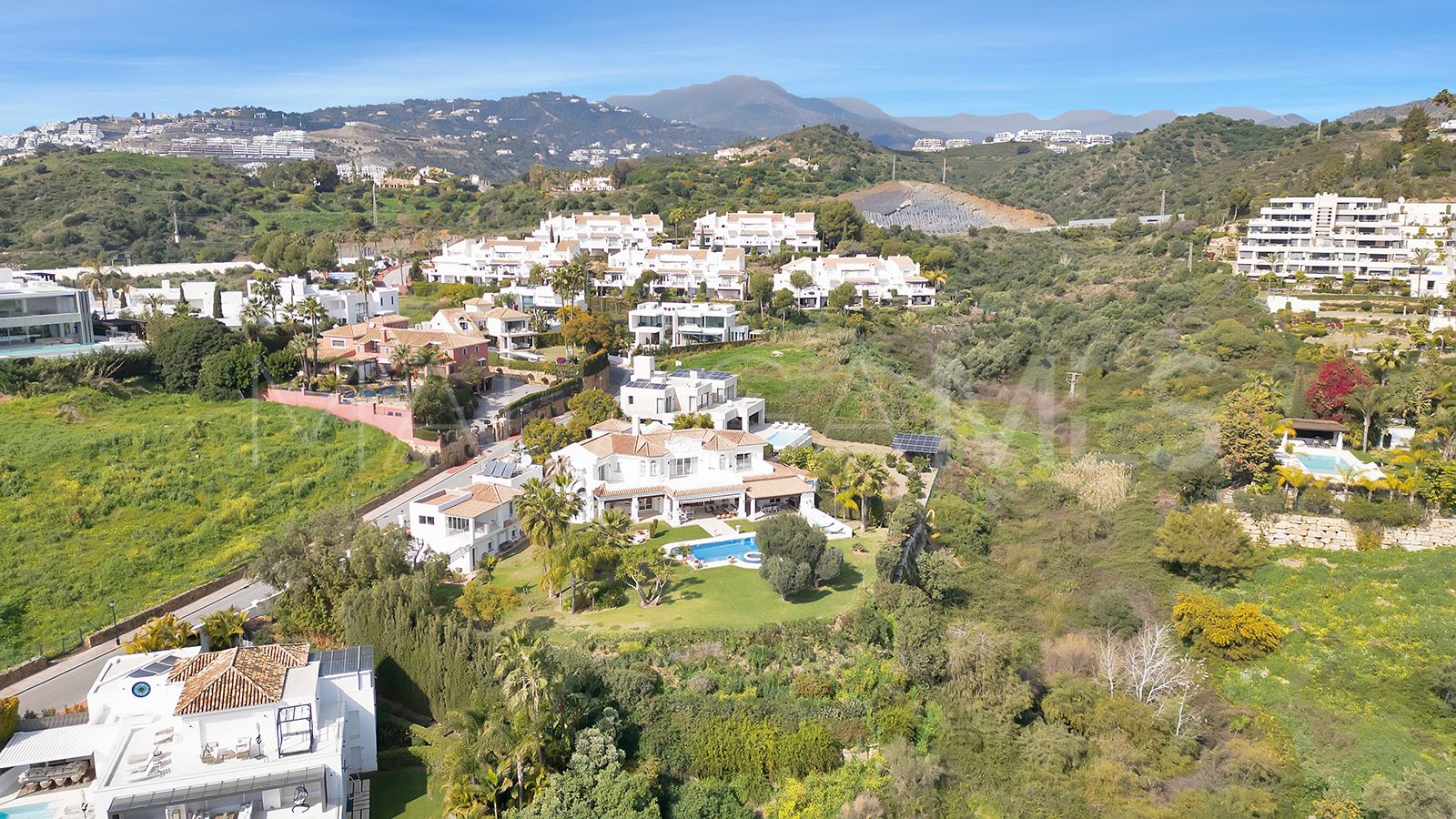 Villa for sale in Haza del Conde