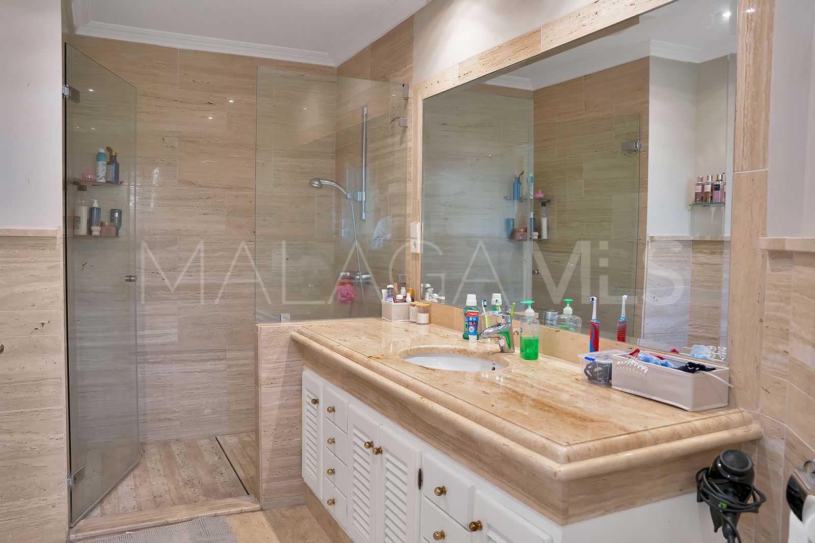 Villa for sale in Haza del Conde