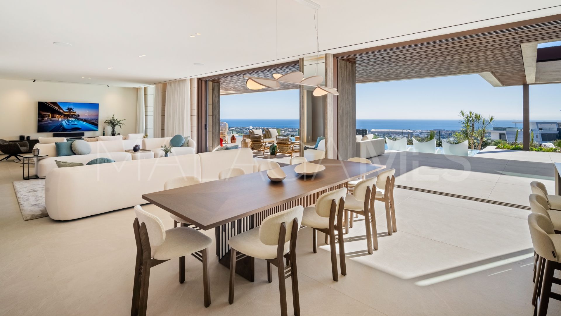 Villa for sale in Benahavis