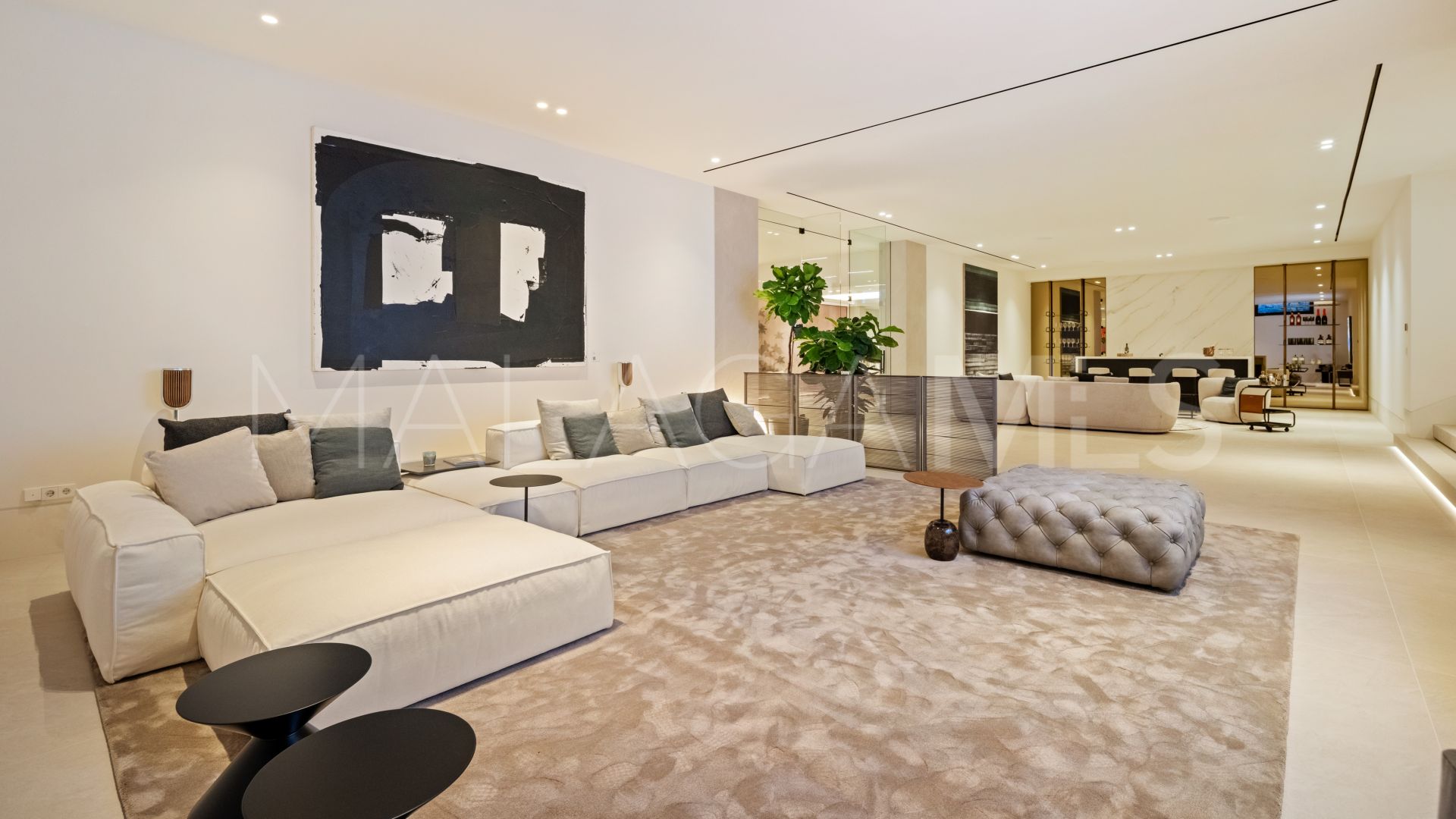 Villa for sale in Benahavis