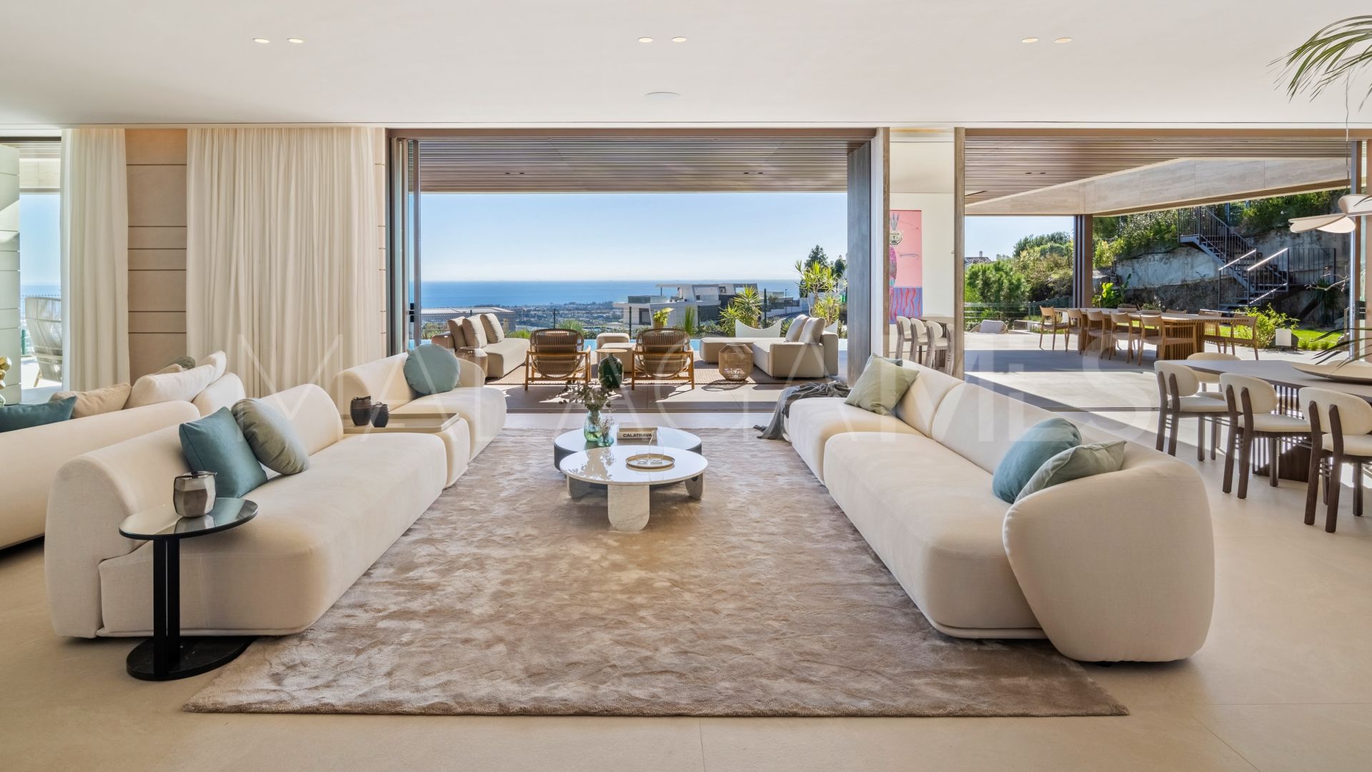Villa for sale in Benahavis