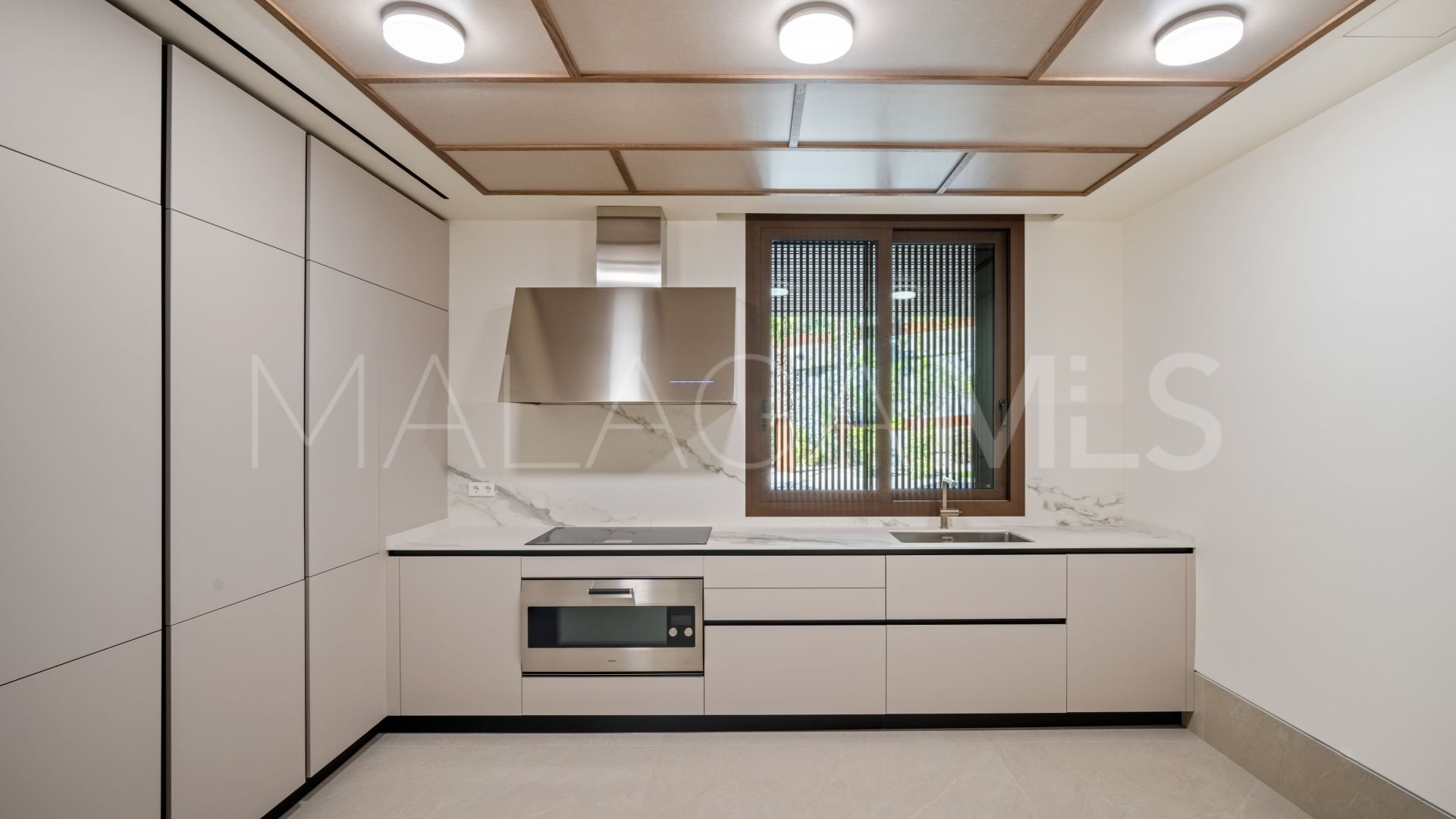Villa for sale in Benahavis