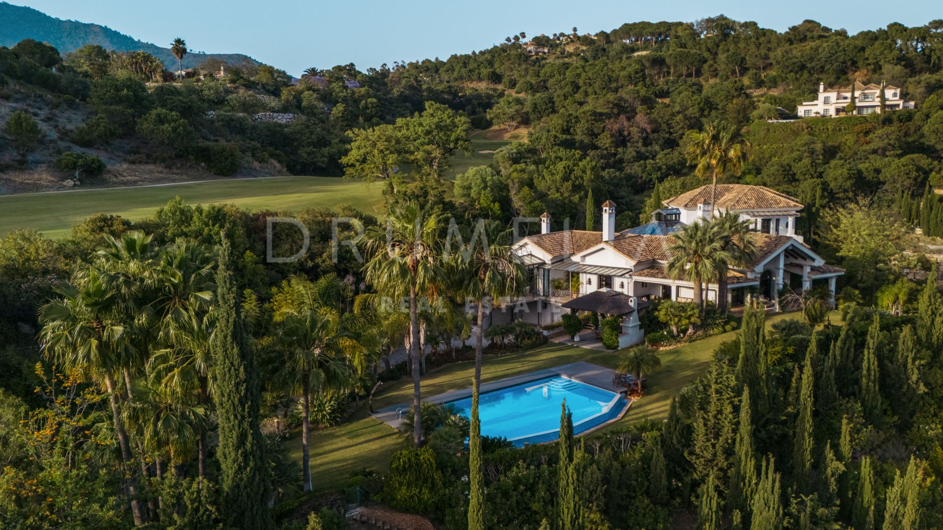 CASA OLIVO - Spektakulær, eksklusiv familievilla med herlig utsikt i La Zagaleta, Benahavis