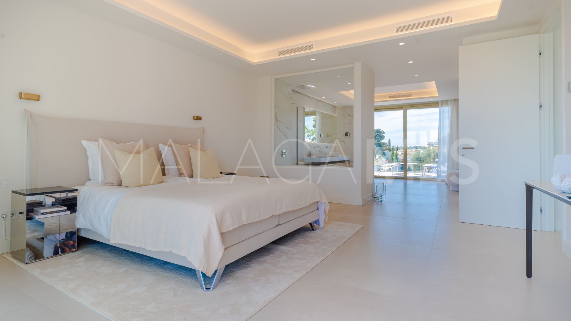 Triplex for sale in Marbella Golden Mile