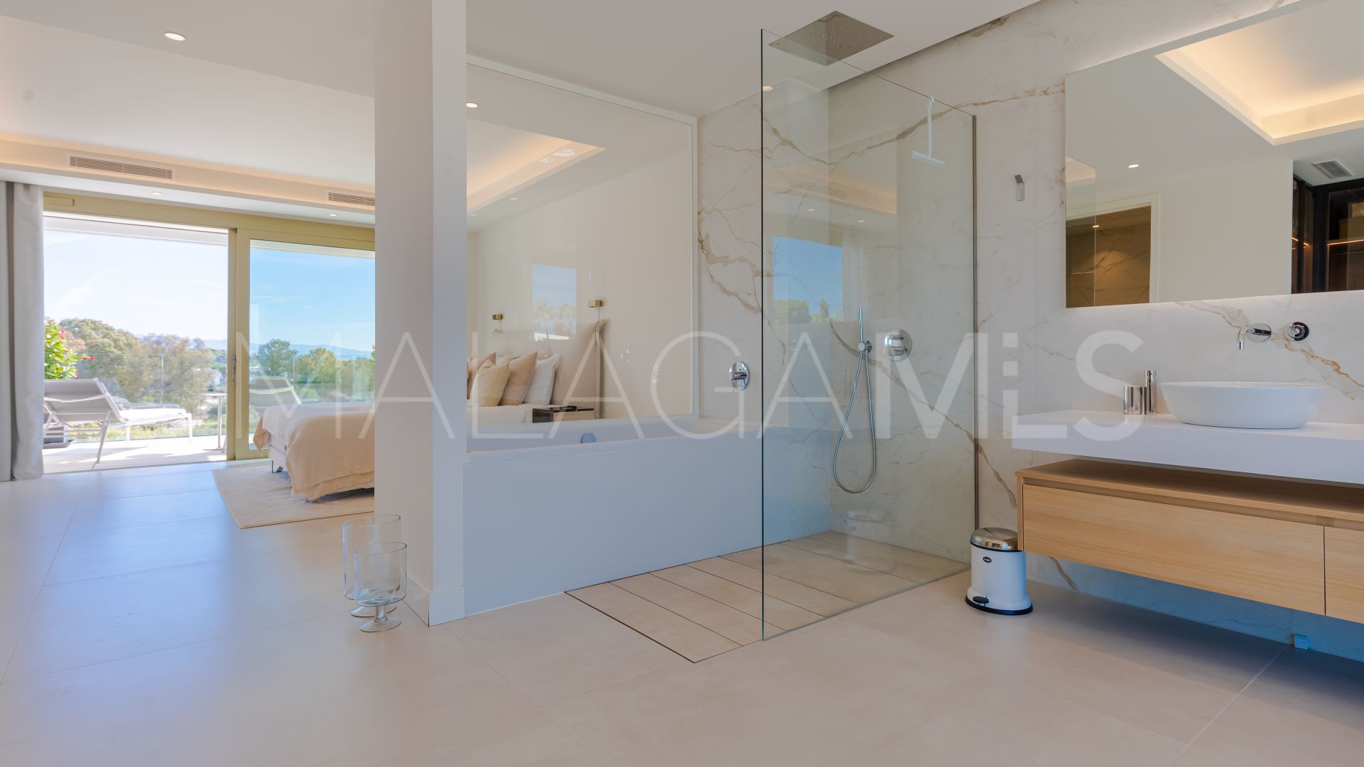 Triplex for sale in Marbella Golden Mile