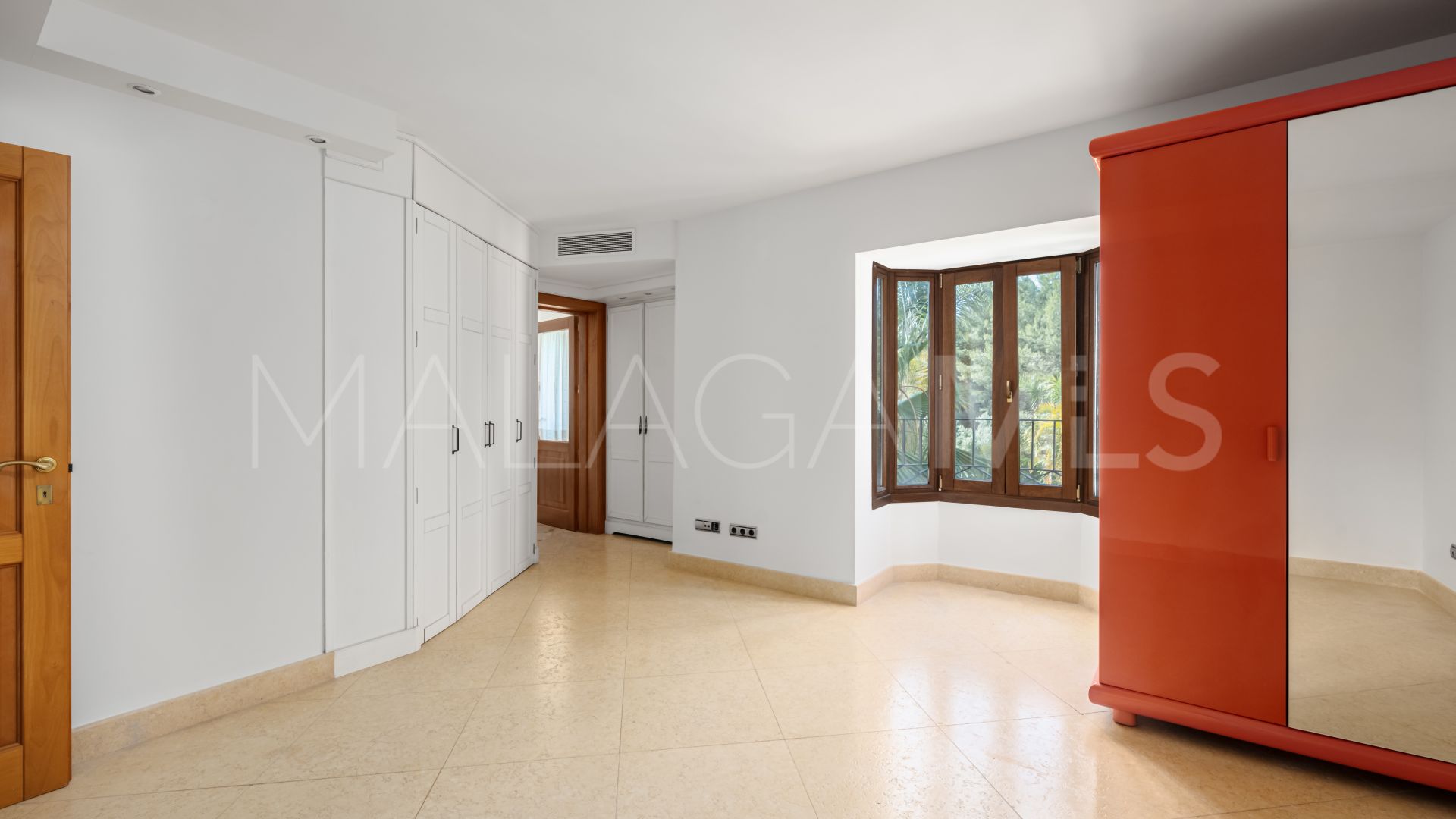 Villa for sale in Altos de Puente Romano