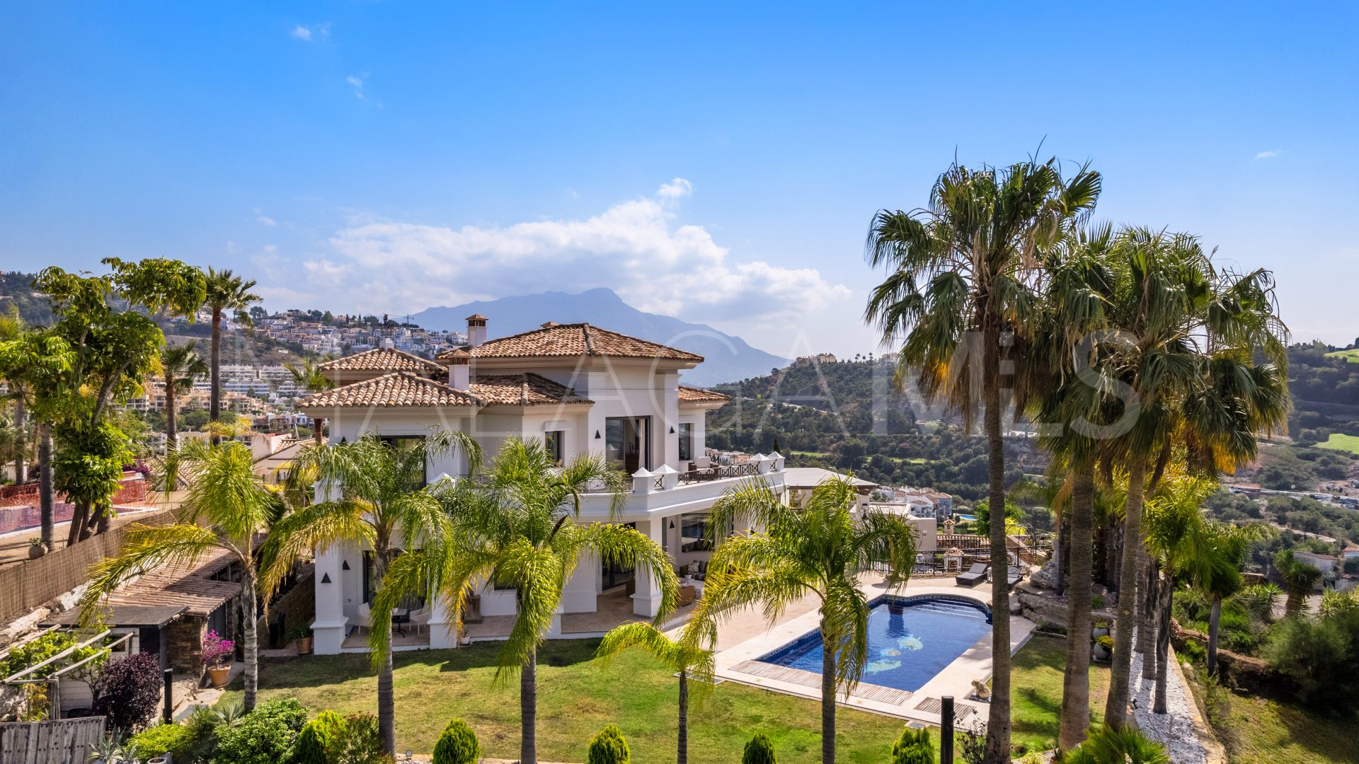 Villa for sale in Los Arqueros