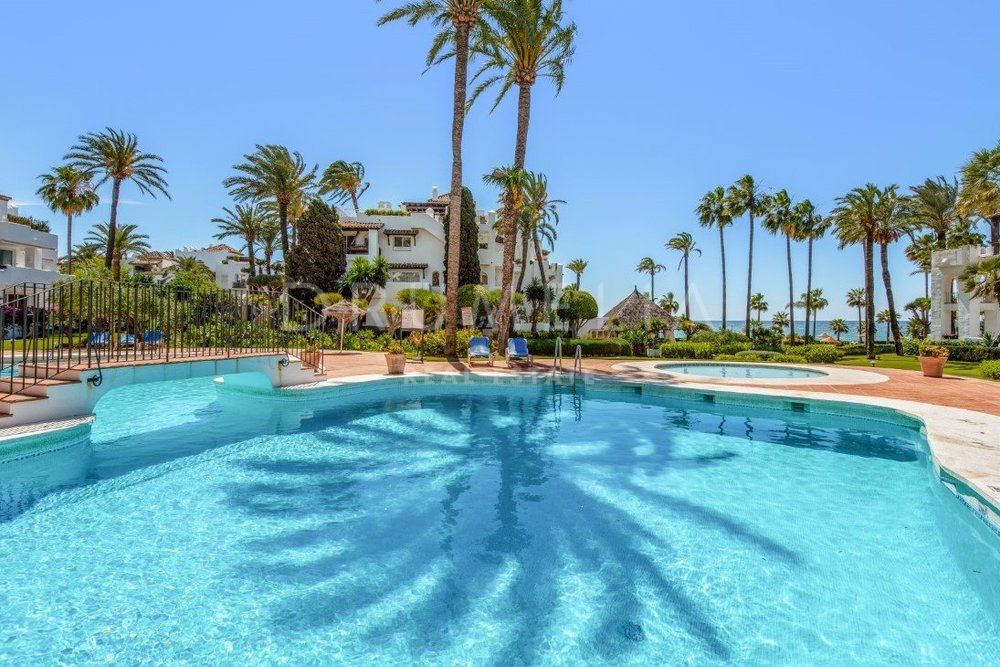 Properties for sale in Alcazaba Beach, Estepona East