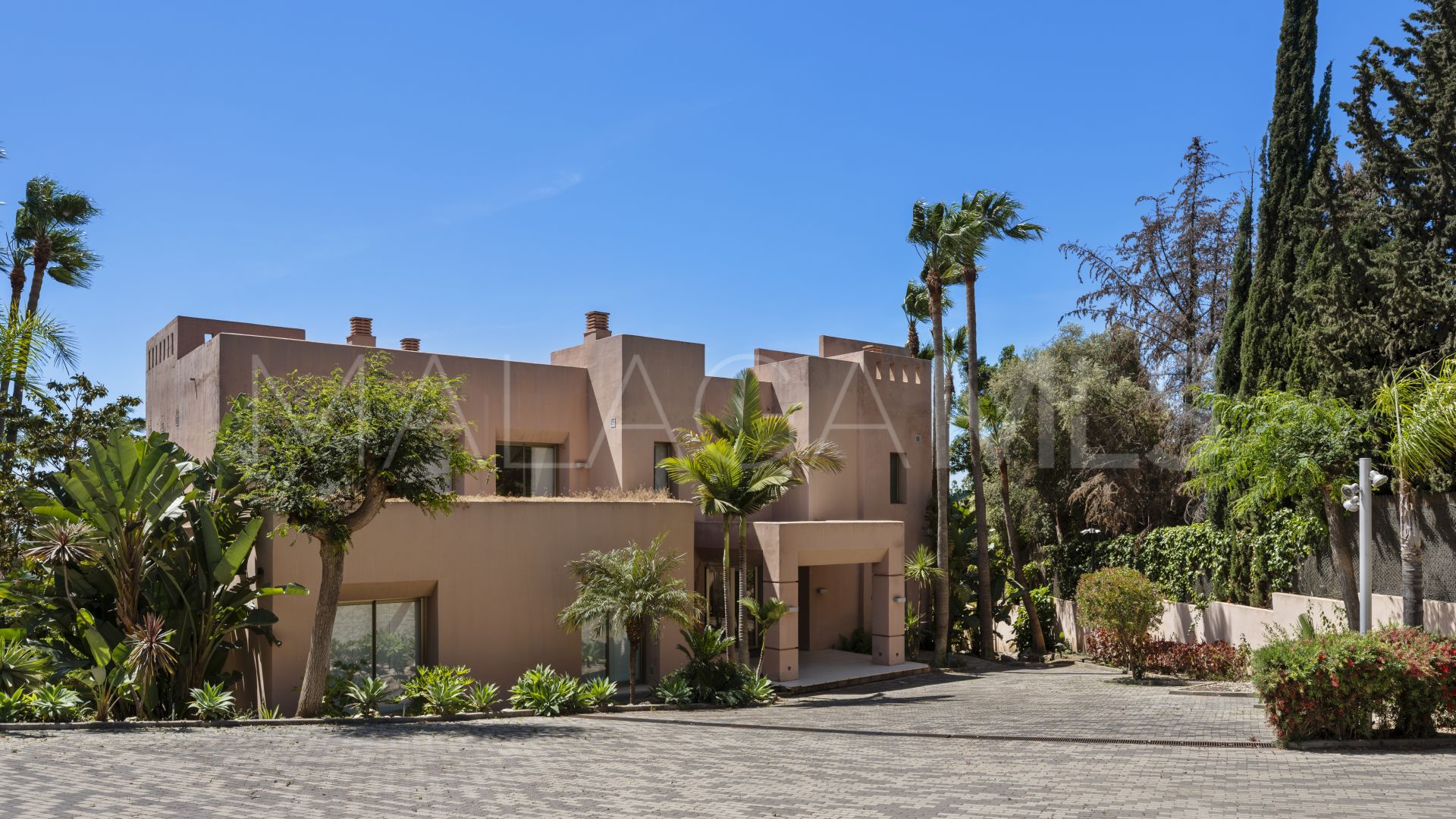 Negocio for sale in Golden Mile