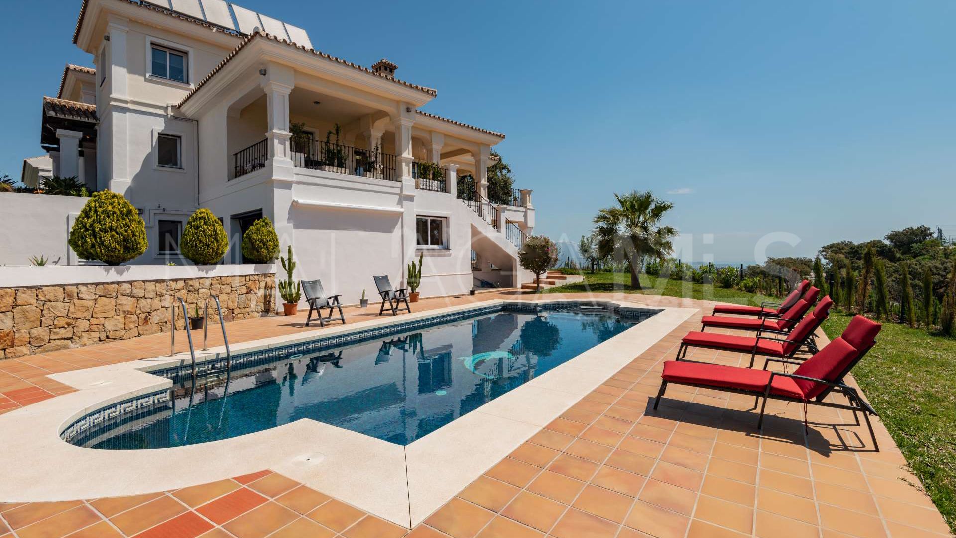 Villa for sale in La Mairena