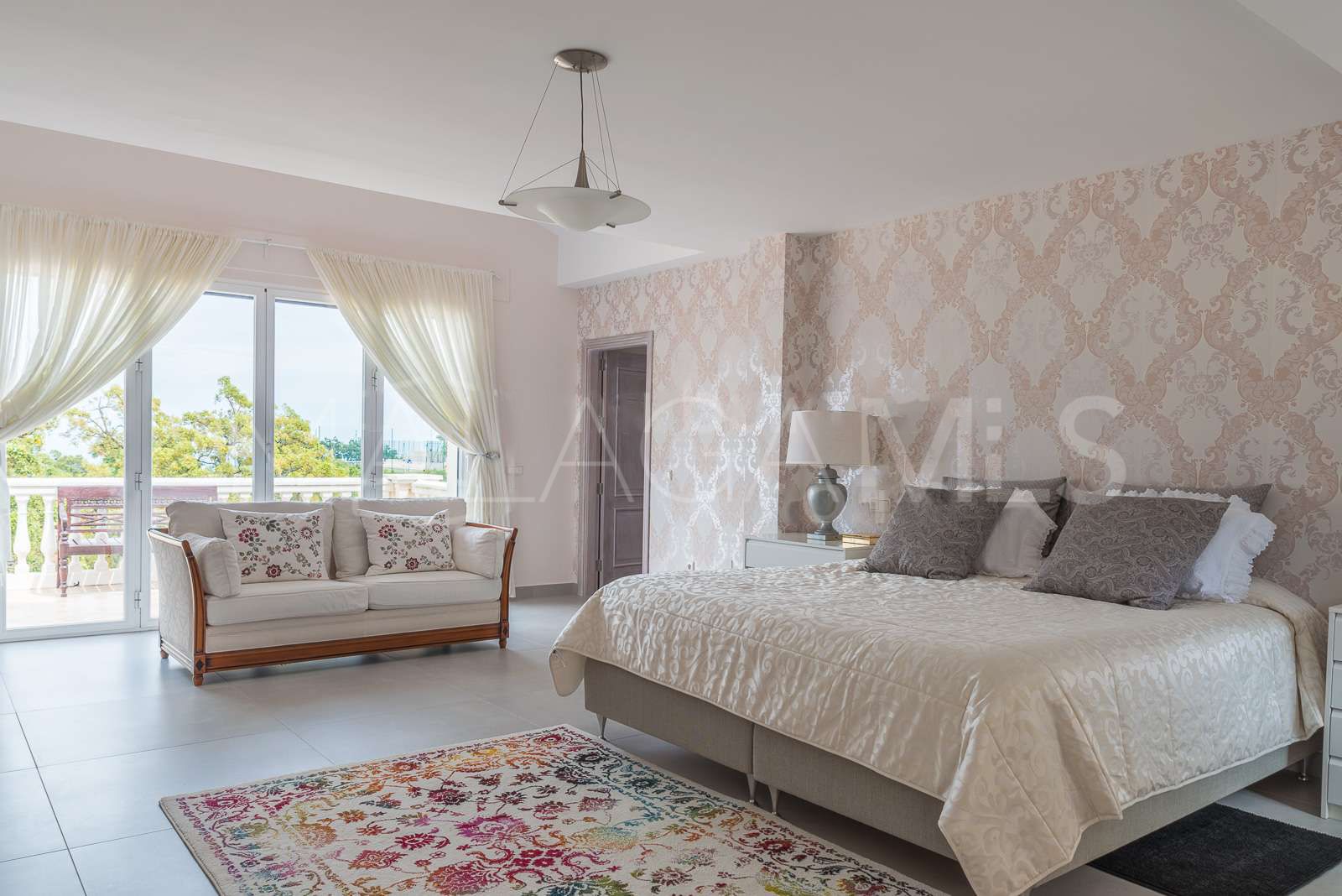 5 bedrooms La Mairena villa for sale