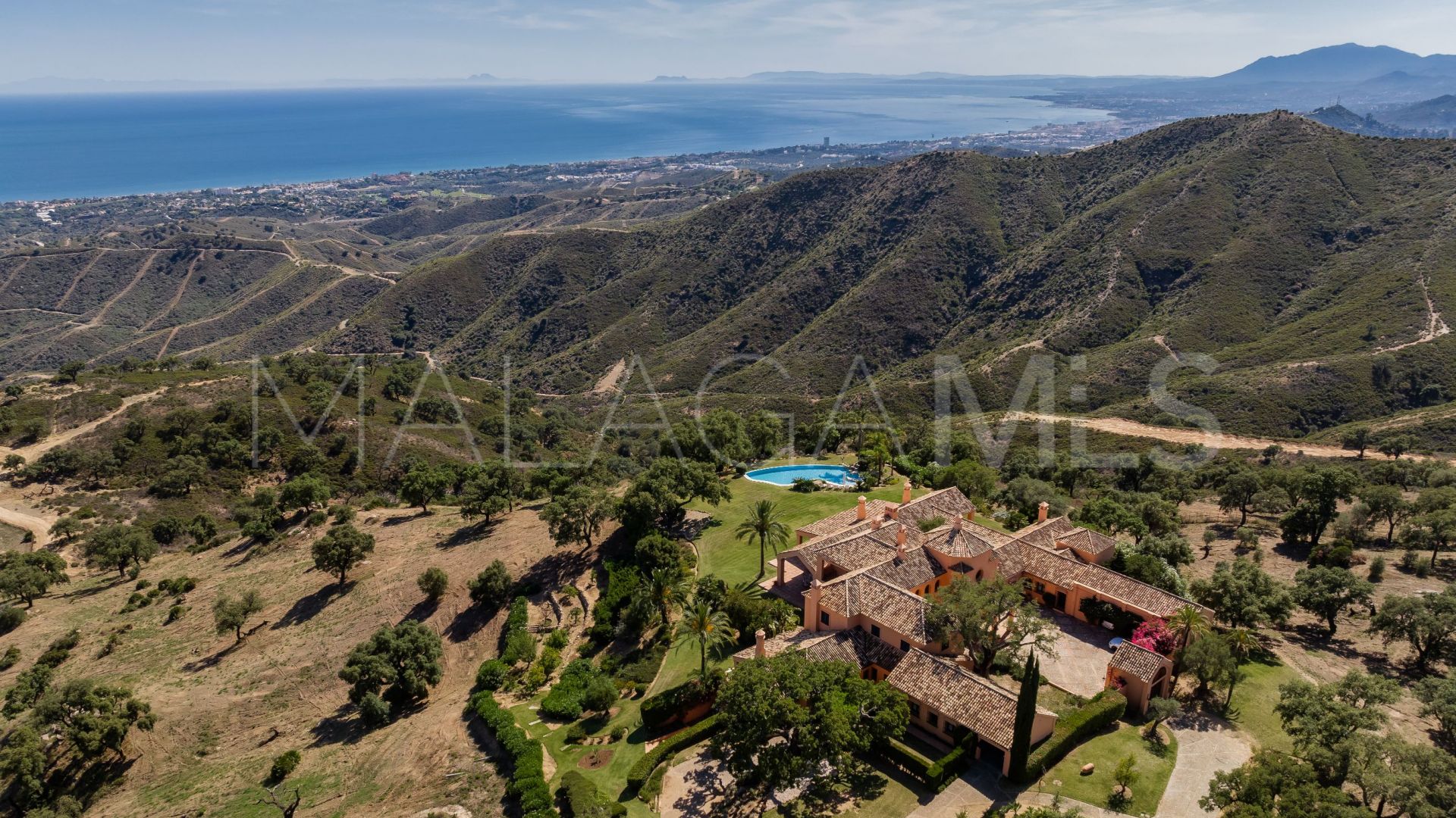 Villa for sale in La Mairena