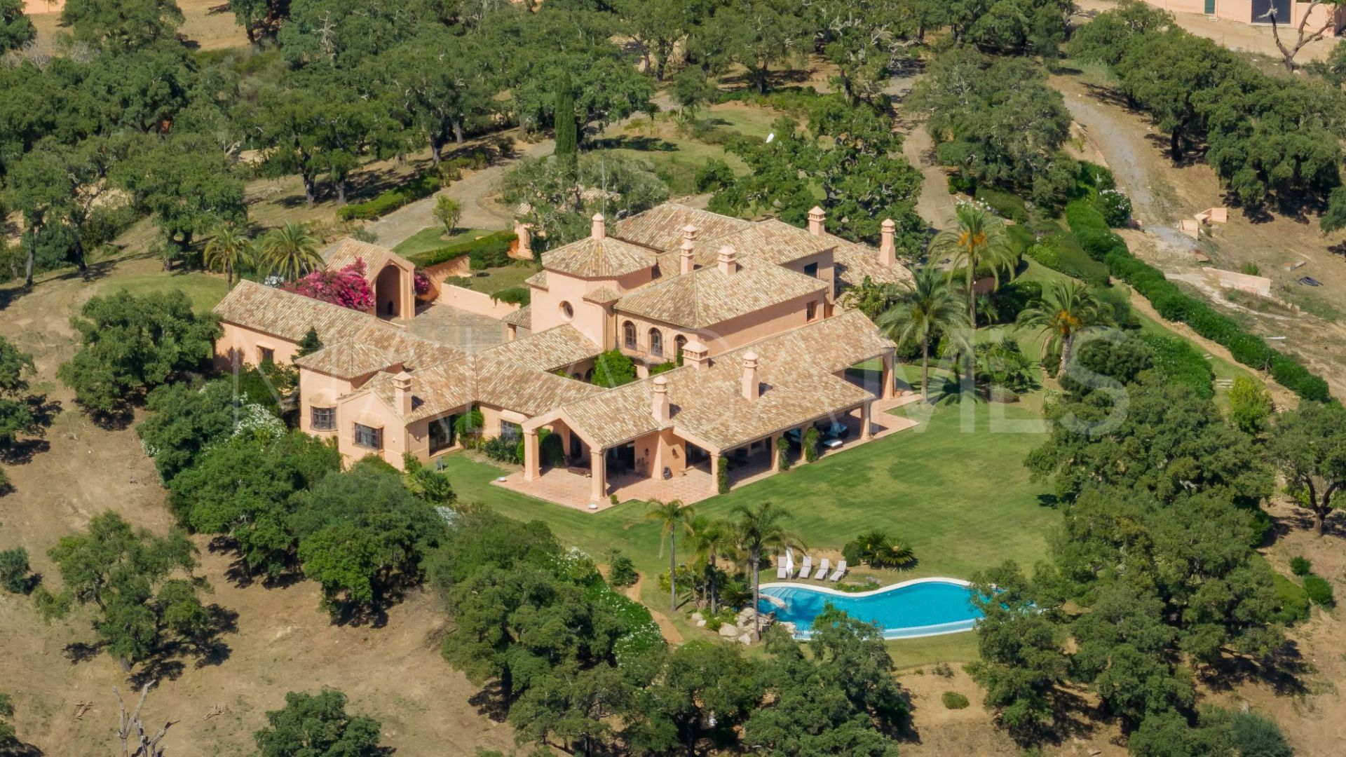 Villa for sale in La Mairena