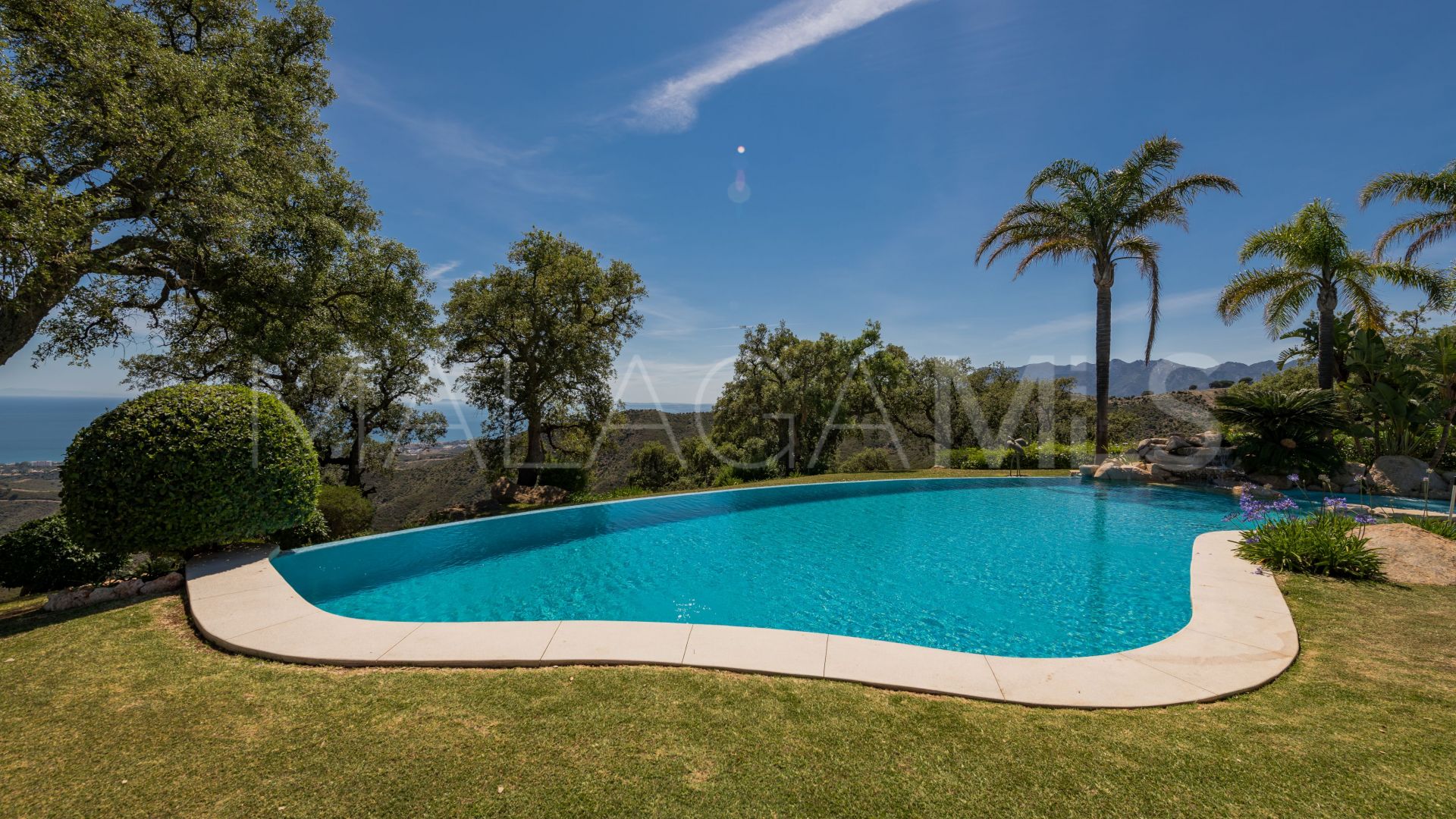 Villa for sale in La Mairena