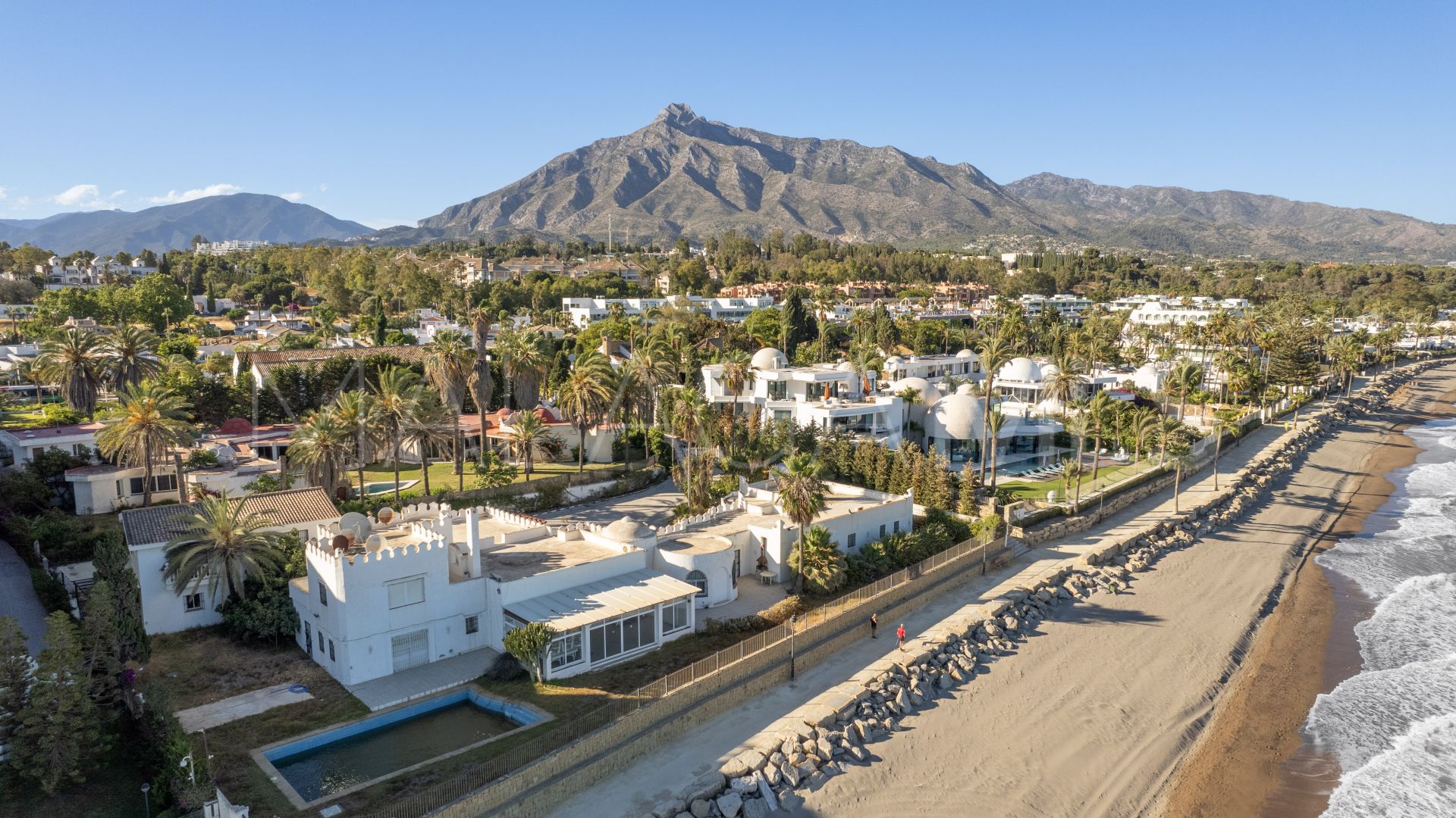 Terrain for sale in Marbella Golden Mile