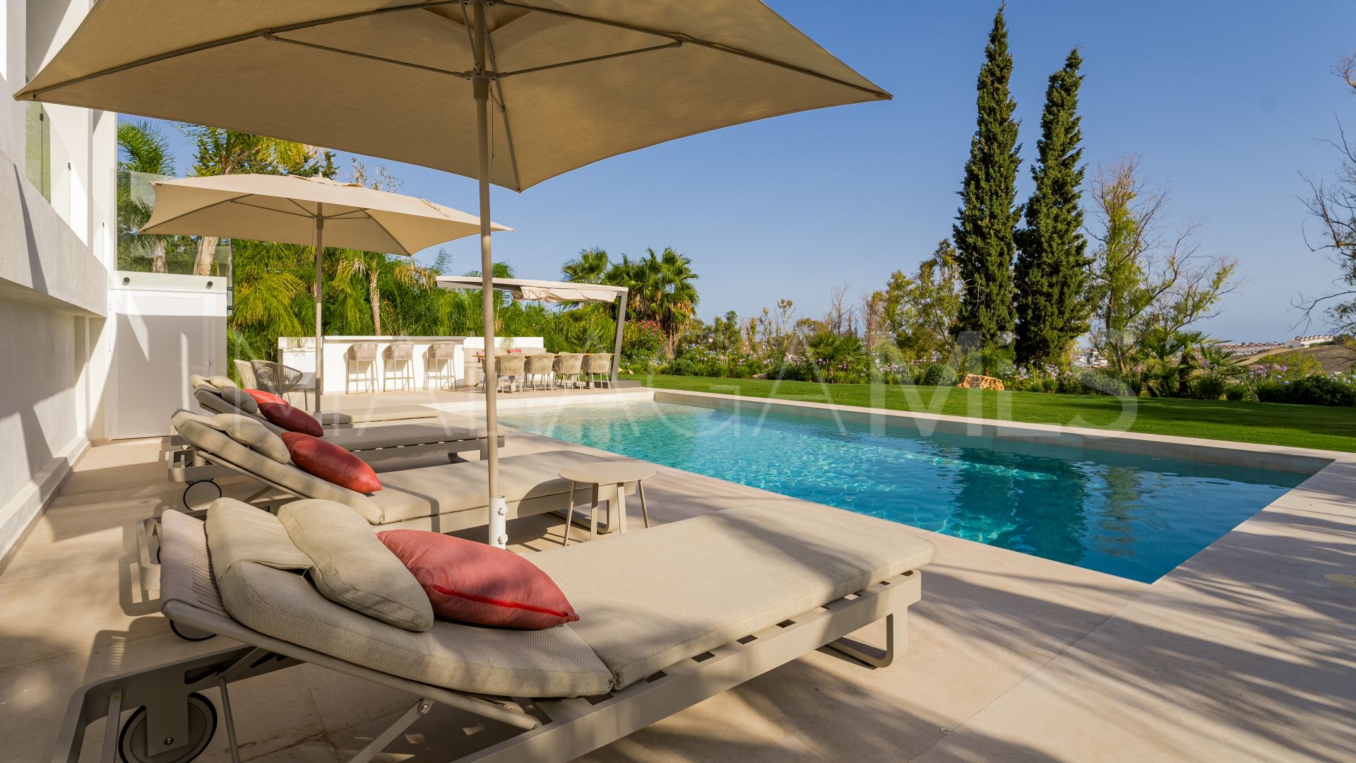 Buy villa de 5 bedrooms in Atalaya Fairways