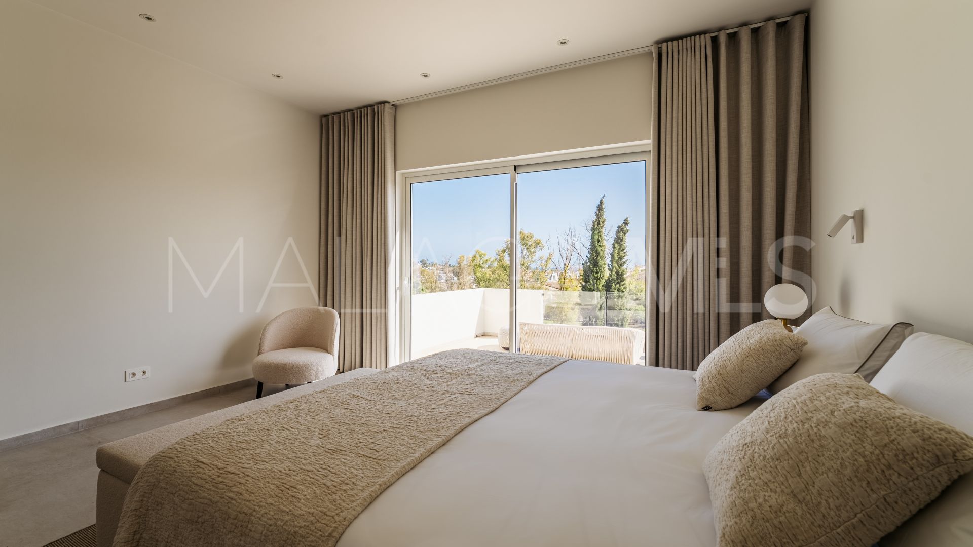 Buy villa de 5 bedrooms in Atalaya Fairways