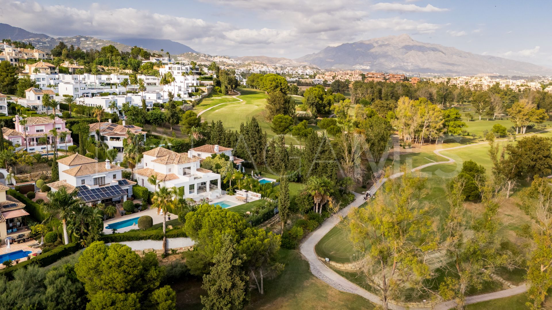 Villa for sale in Atalaya Fairways