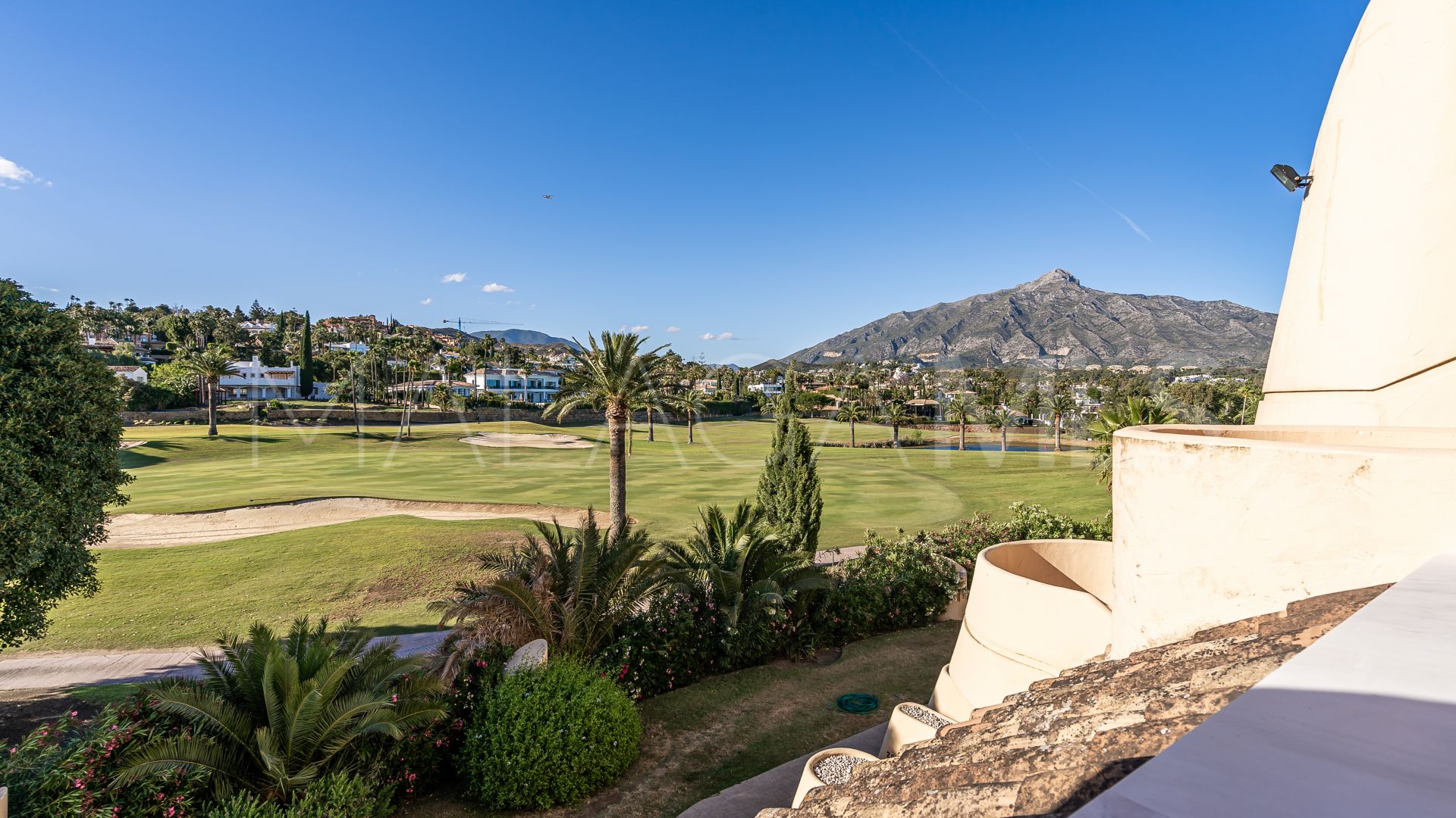 Atico duplex a la venta in Country Club Las Brisas