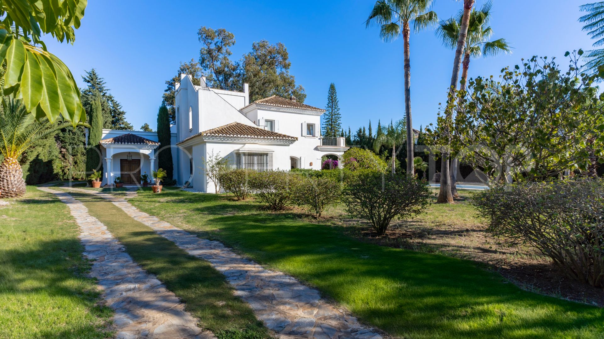 Se vende villa en Guadalmina Baja con 3 dormitorios