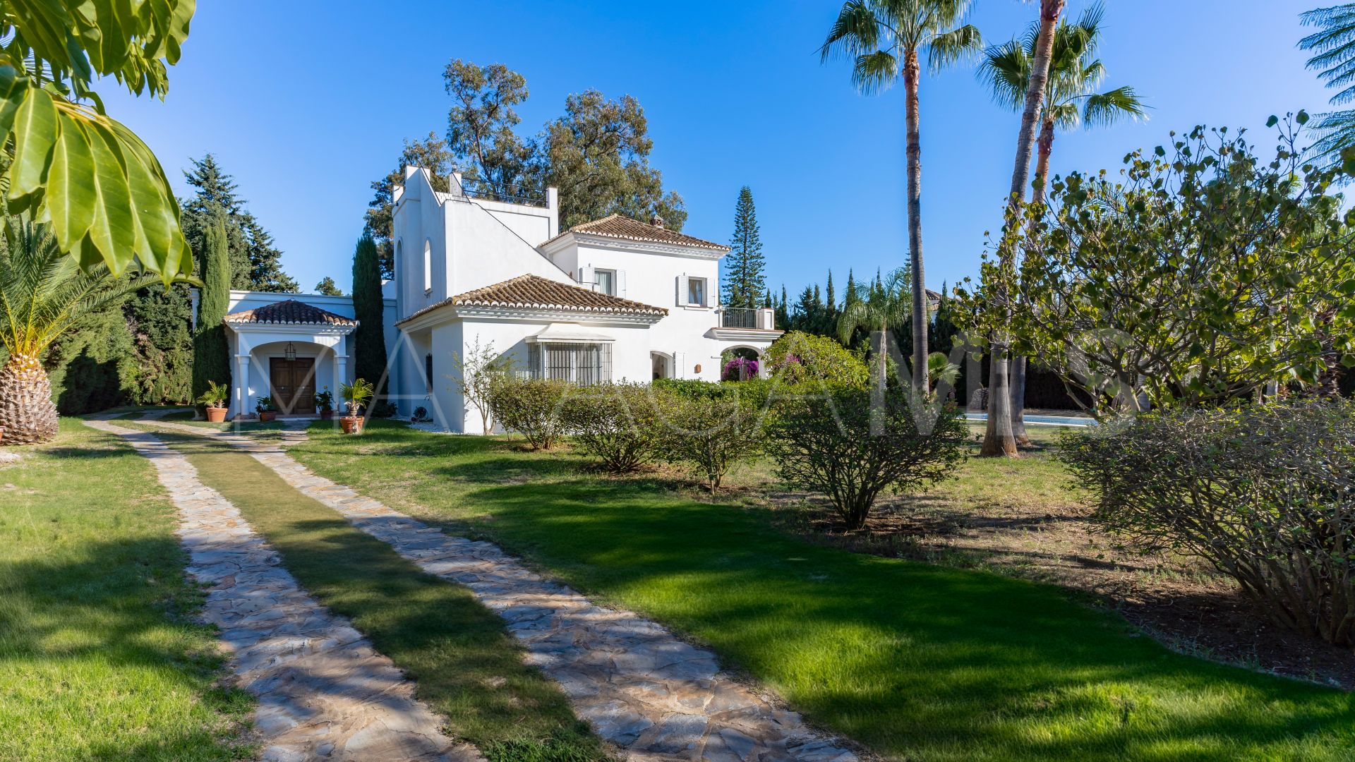 Se vende villa in Guadalmina Baja with 3 bedrooms