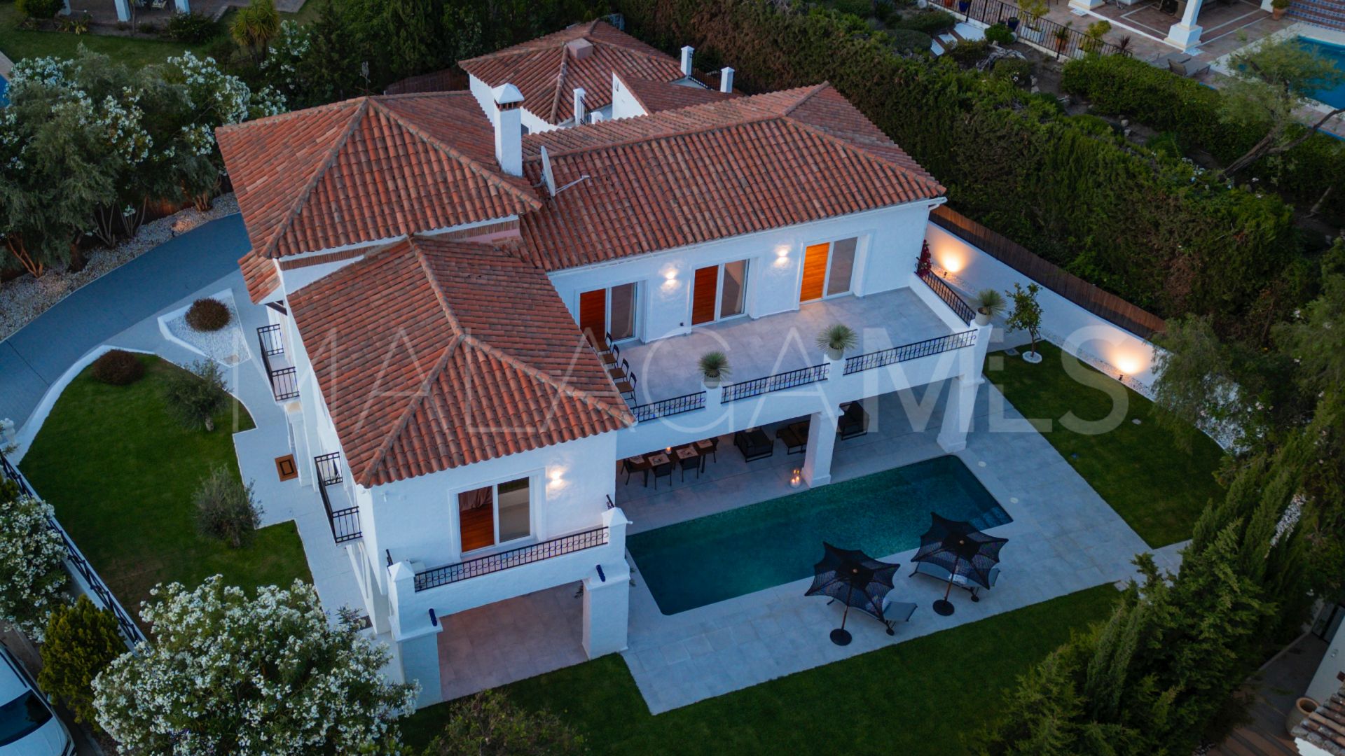 Villa for sale in Altos del Paraiso