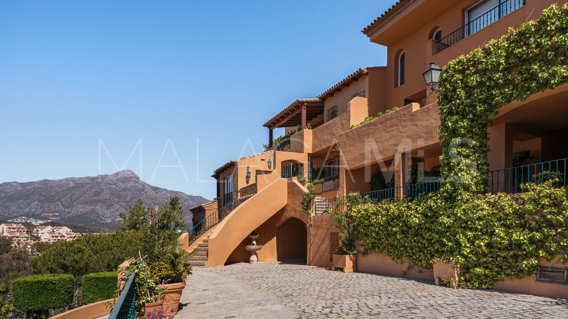 Se vende atico duplex in Les Belvederes with 4 bedrooms