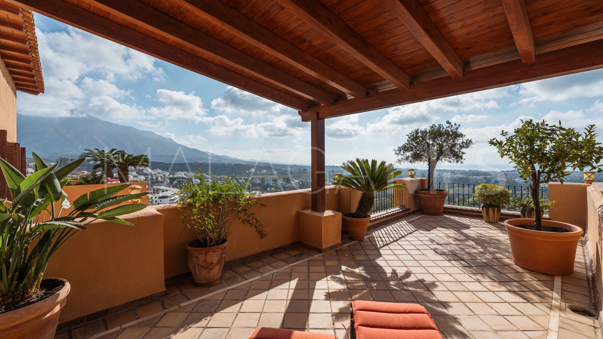 Se vende atico duplex in Les Belvederes with 4 bedrooms