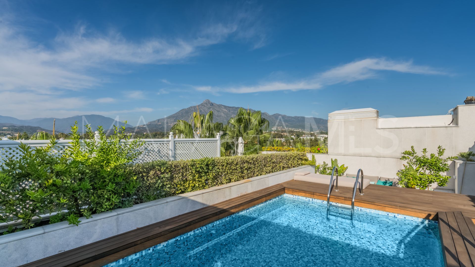 Duplex penthouse for sale in Los Granados