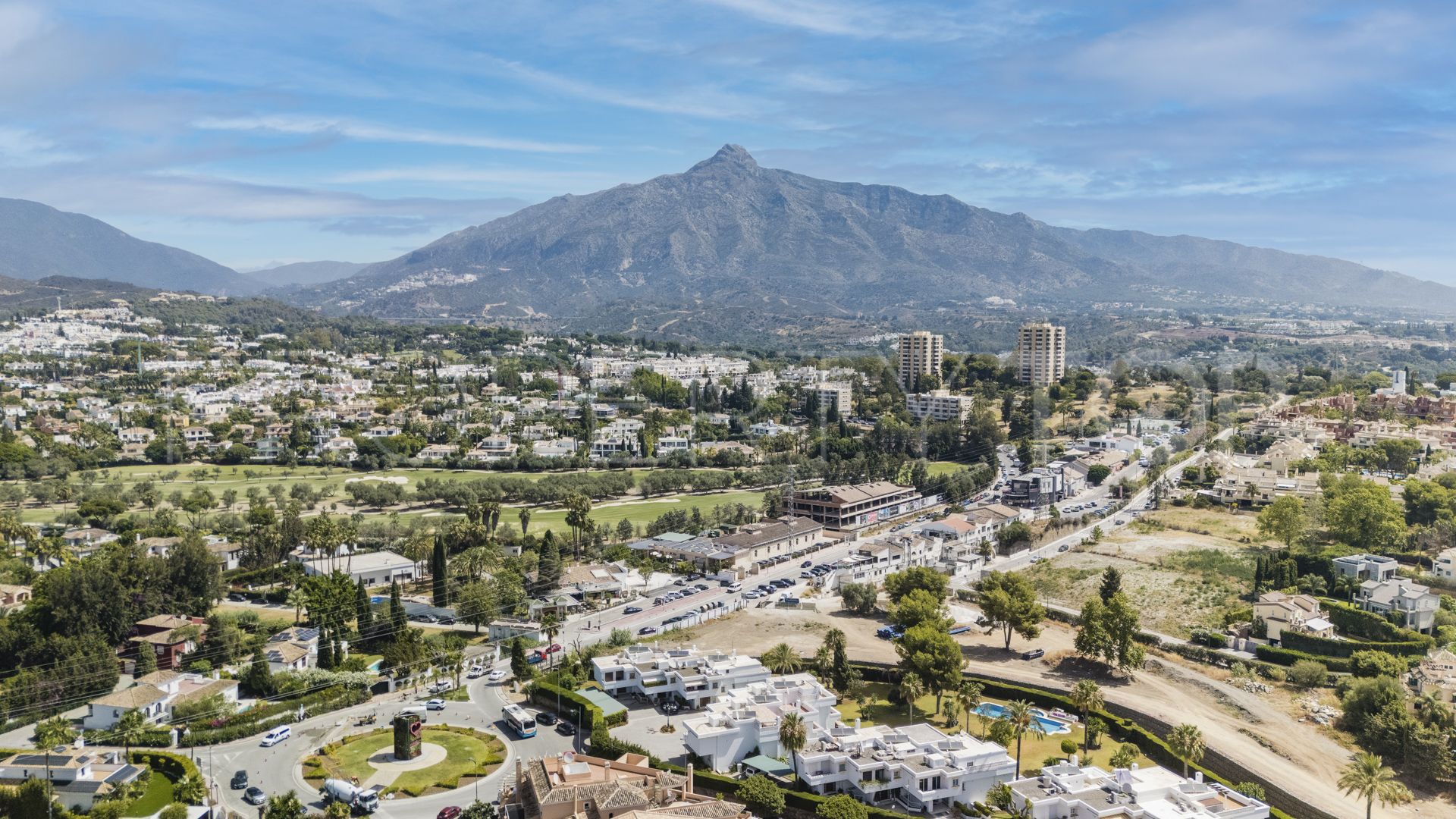 Comprar apartamento de 3 dormitorios en Jardines de Andalucia