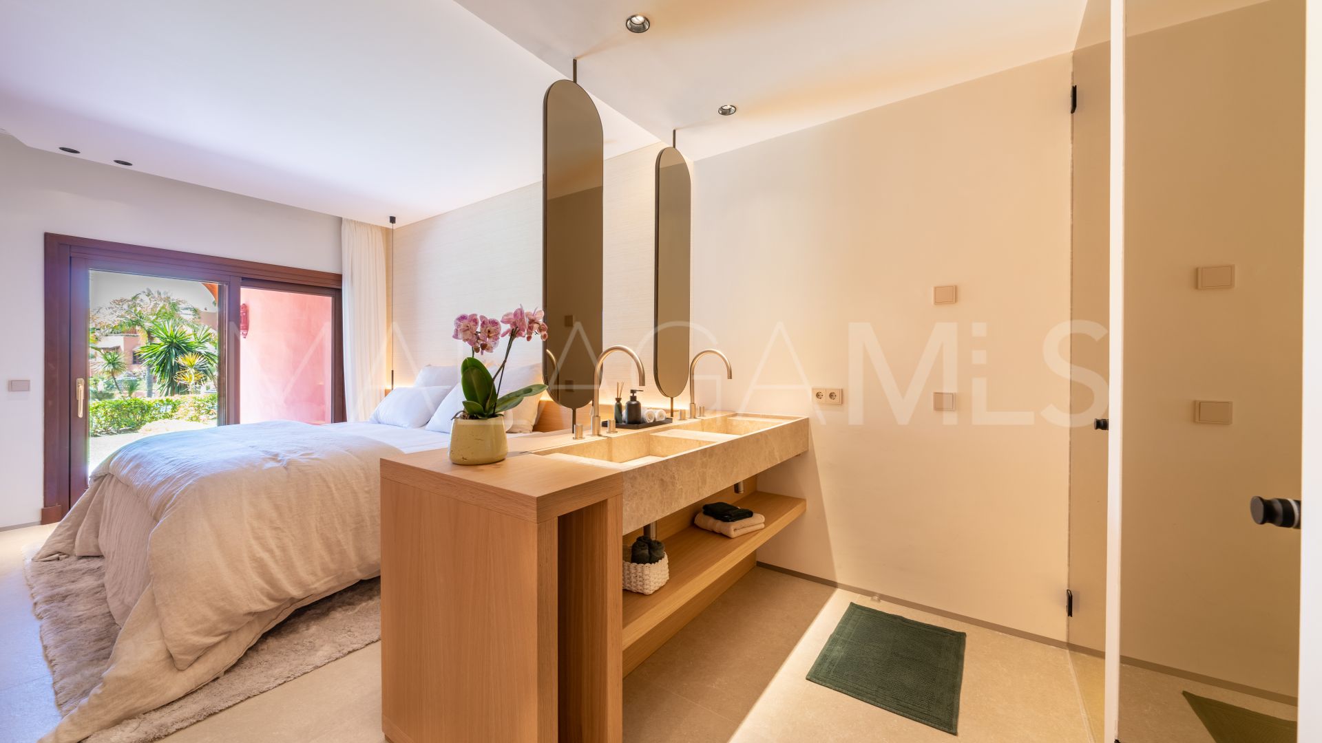 Se vende apartamento planta baja with 3 bedrooms in Torre Bermeja